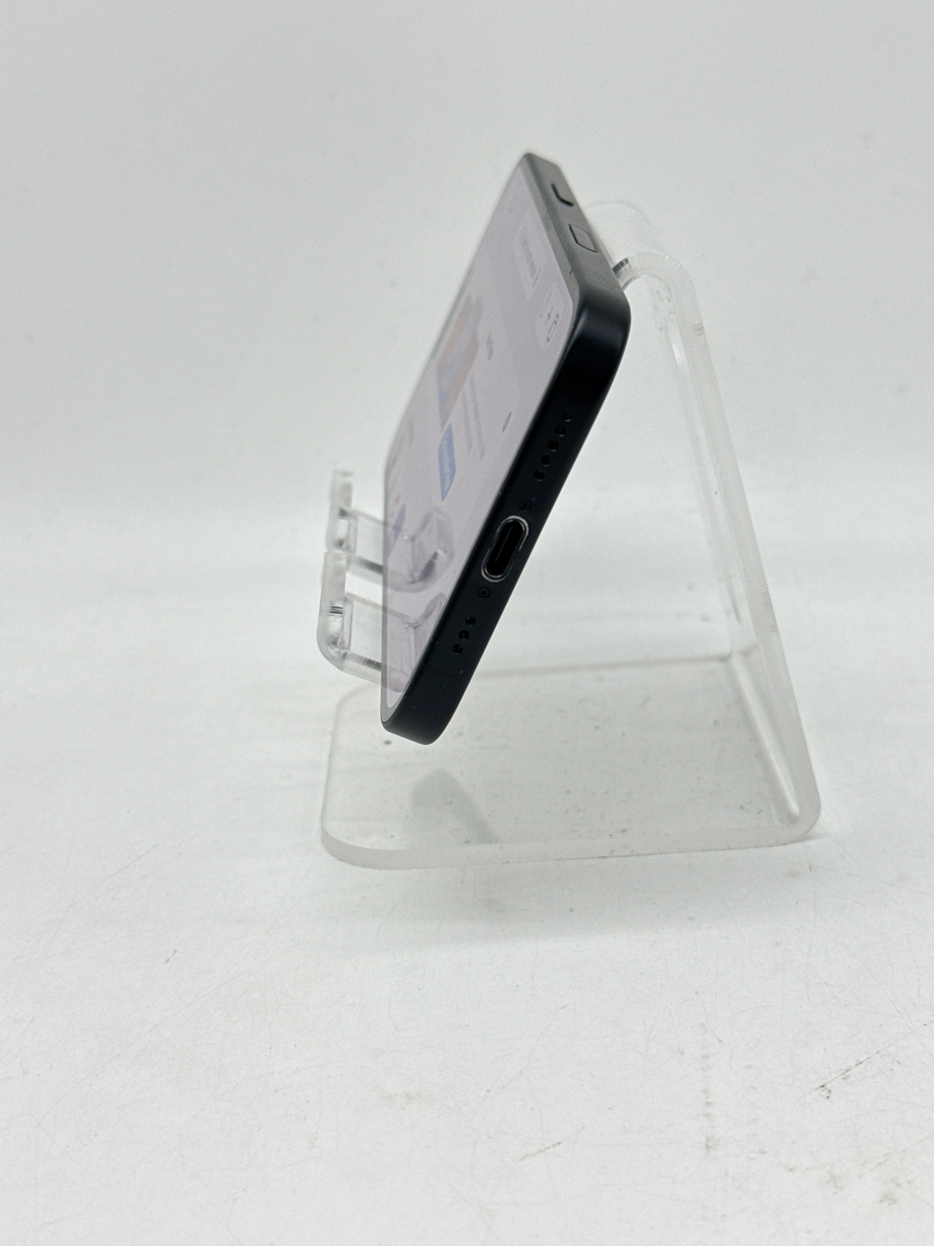 Apple iPhone 16 MYAX3LL/A 256GB Factory Unlocked Black - Used