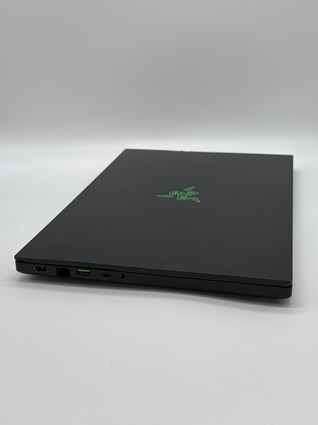 Razer Blade 15 Gaming Laptop i7-10750H 16GB 1.5TB SSD RTX 3070 8GB 15.6" FHD