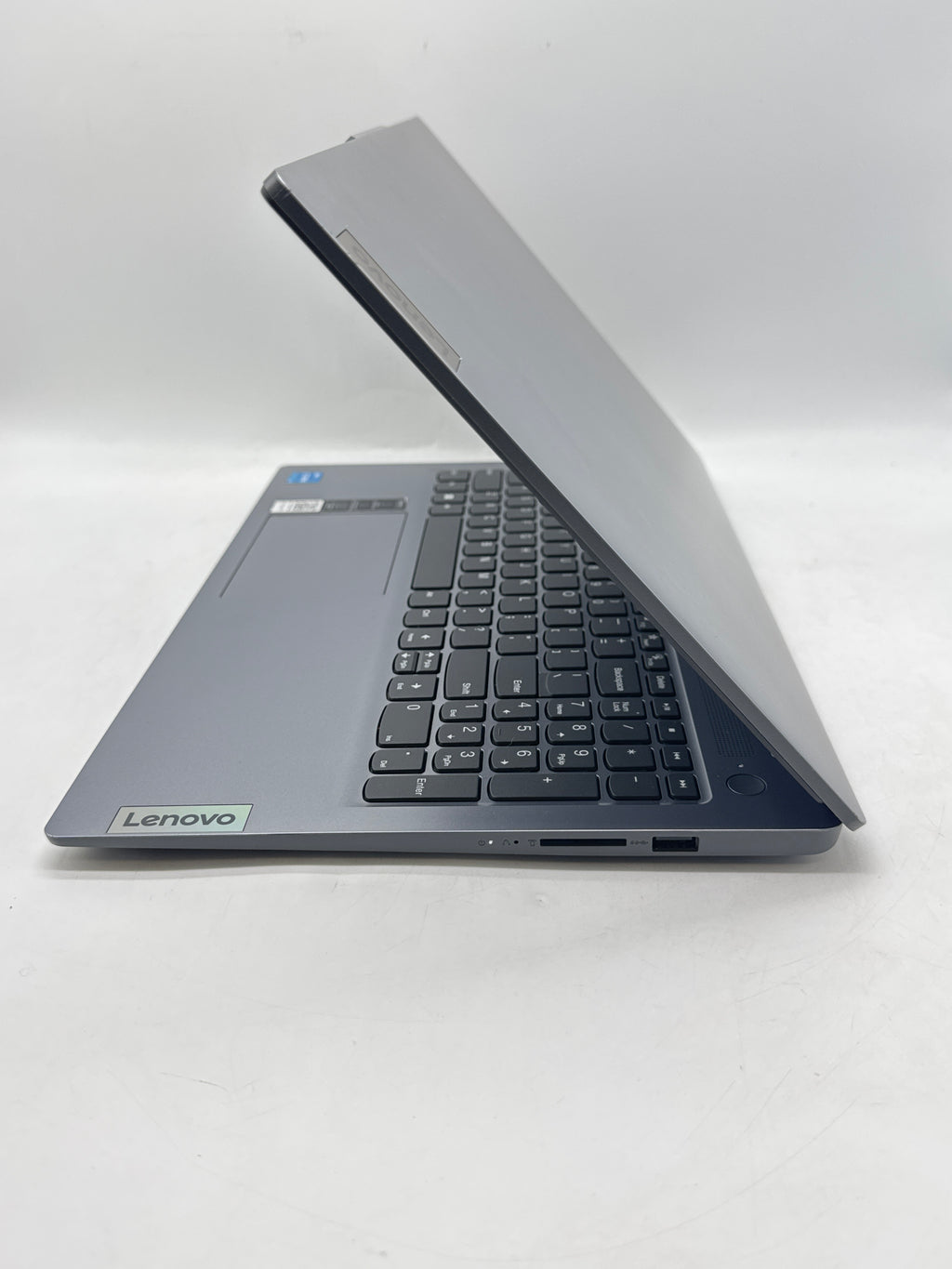 Lenovo IdeaPad Slim 3 15IAN8 Core i3 N305 8GB RAM 128GB SSD 15in - Used