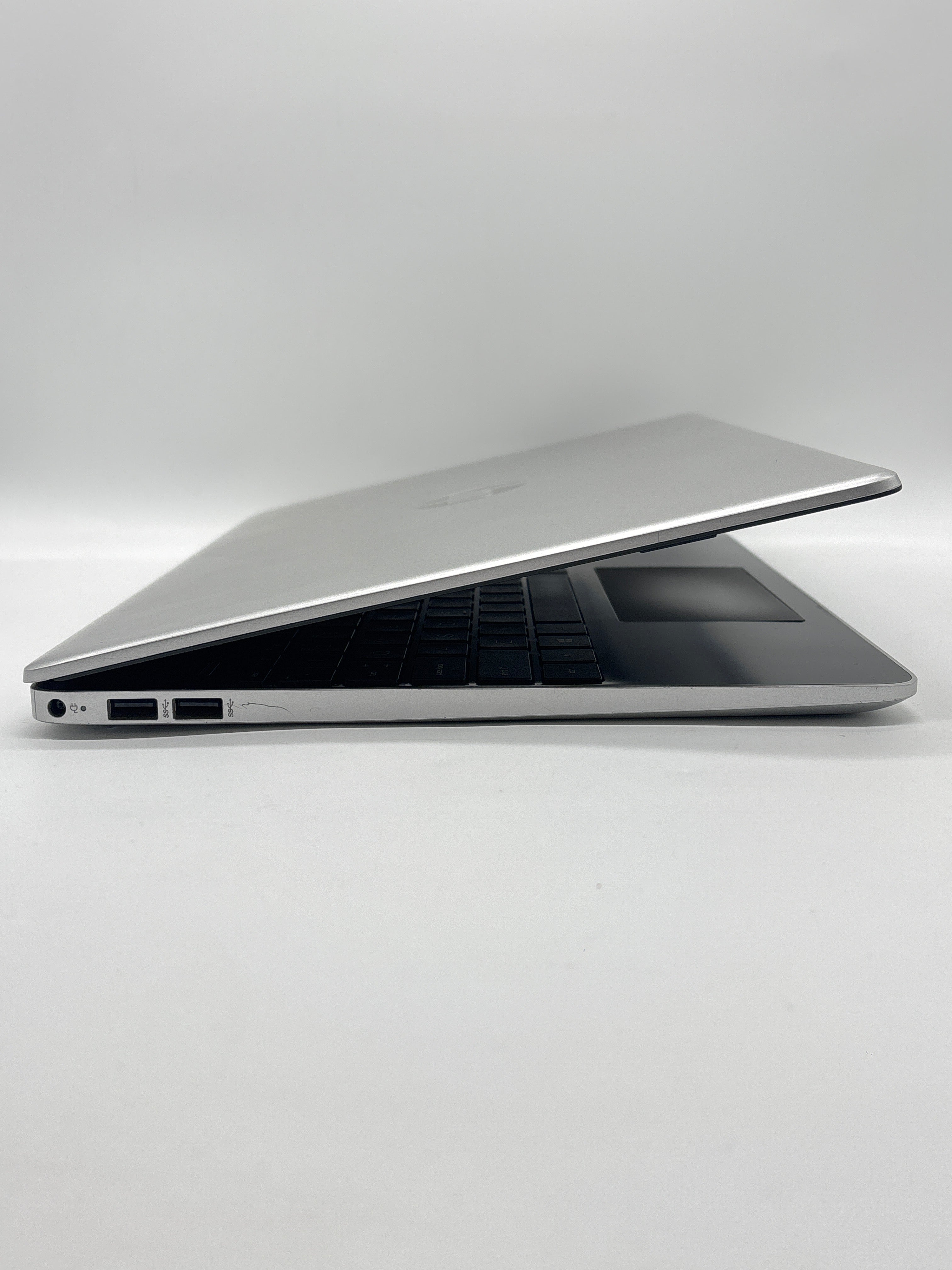 HP 15-dy1073nr i3-1005G1 8GB RAM 256GB SSD