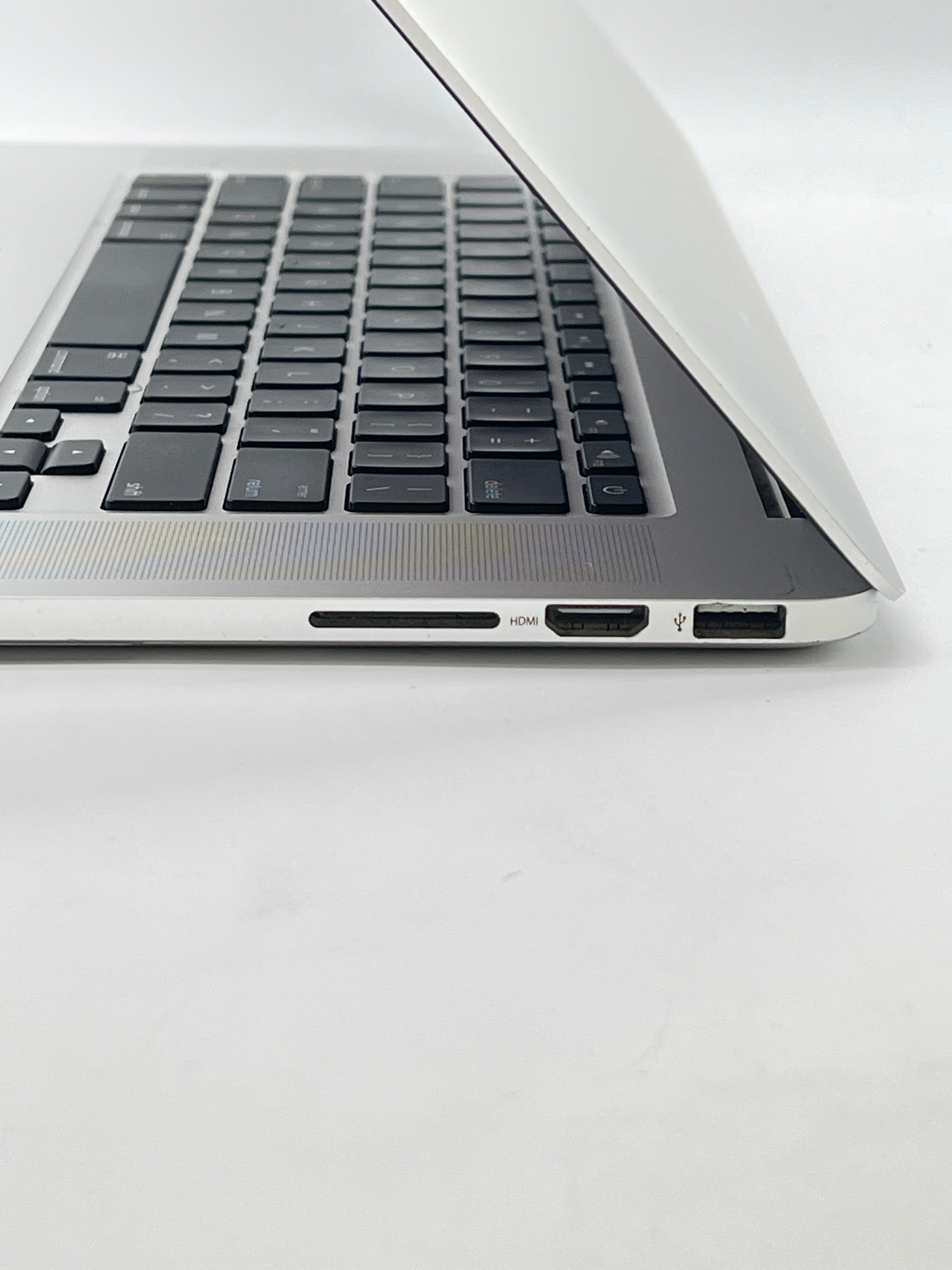 Apple MacBook Pro 15 A1398 2014 Intel i7 16GB RAM 256GB SSD Silver - Used