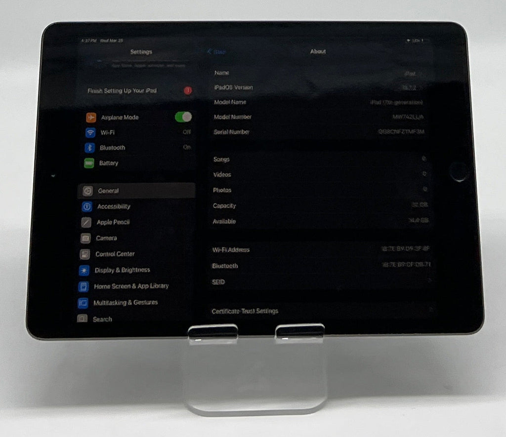 Apple iPad 7th Gen 128GB WiFi Only Space Gray - Used