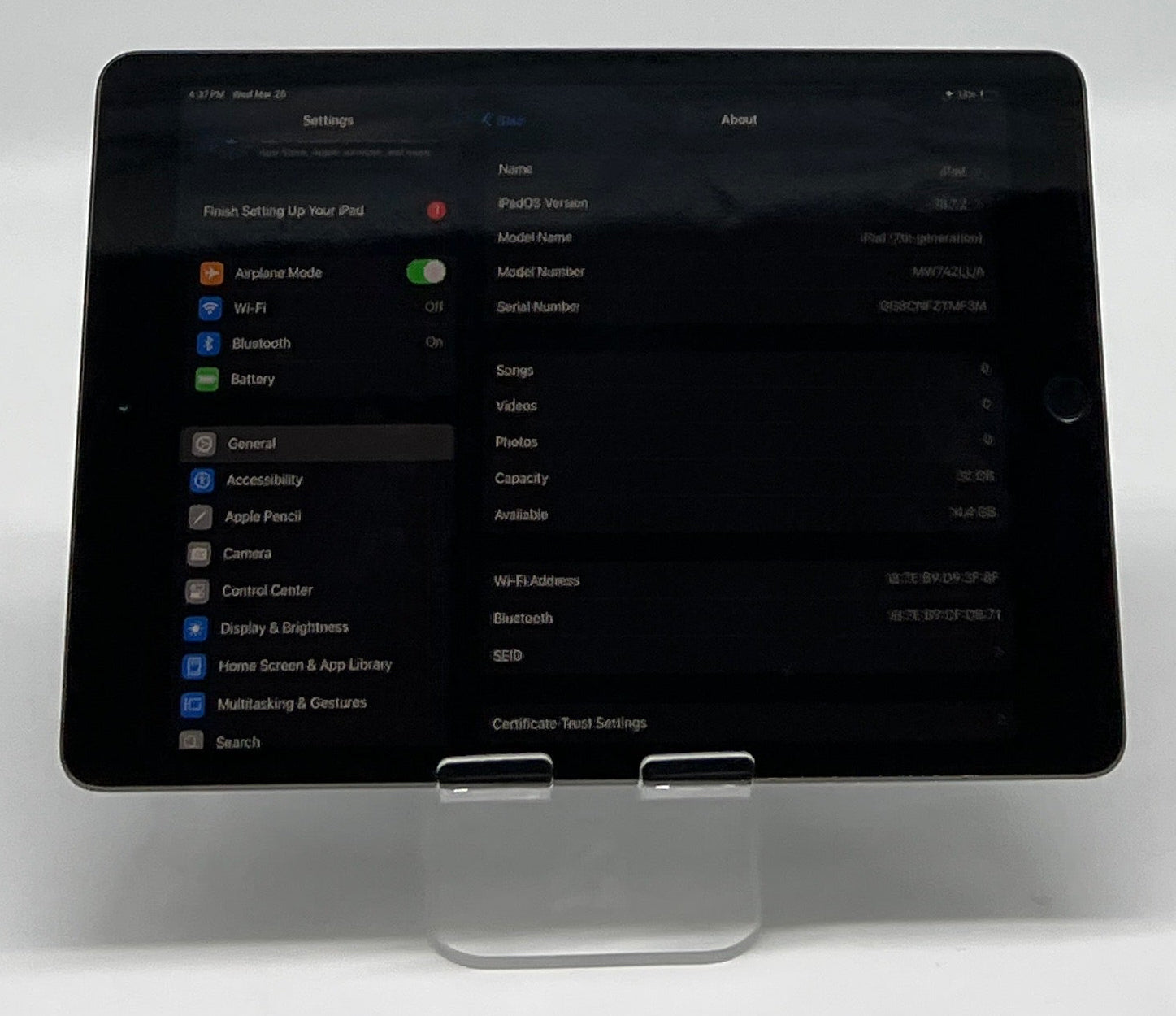 Apple iPad 7th Gen 128GB WiFi Only Space Gray - Used