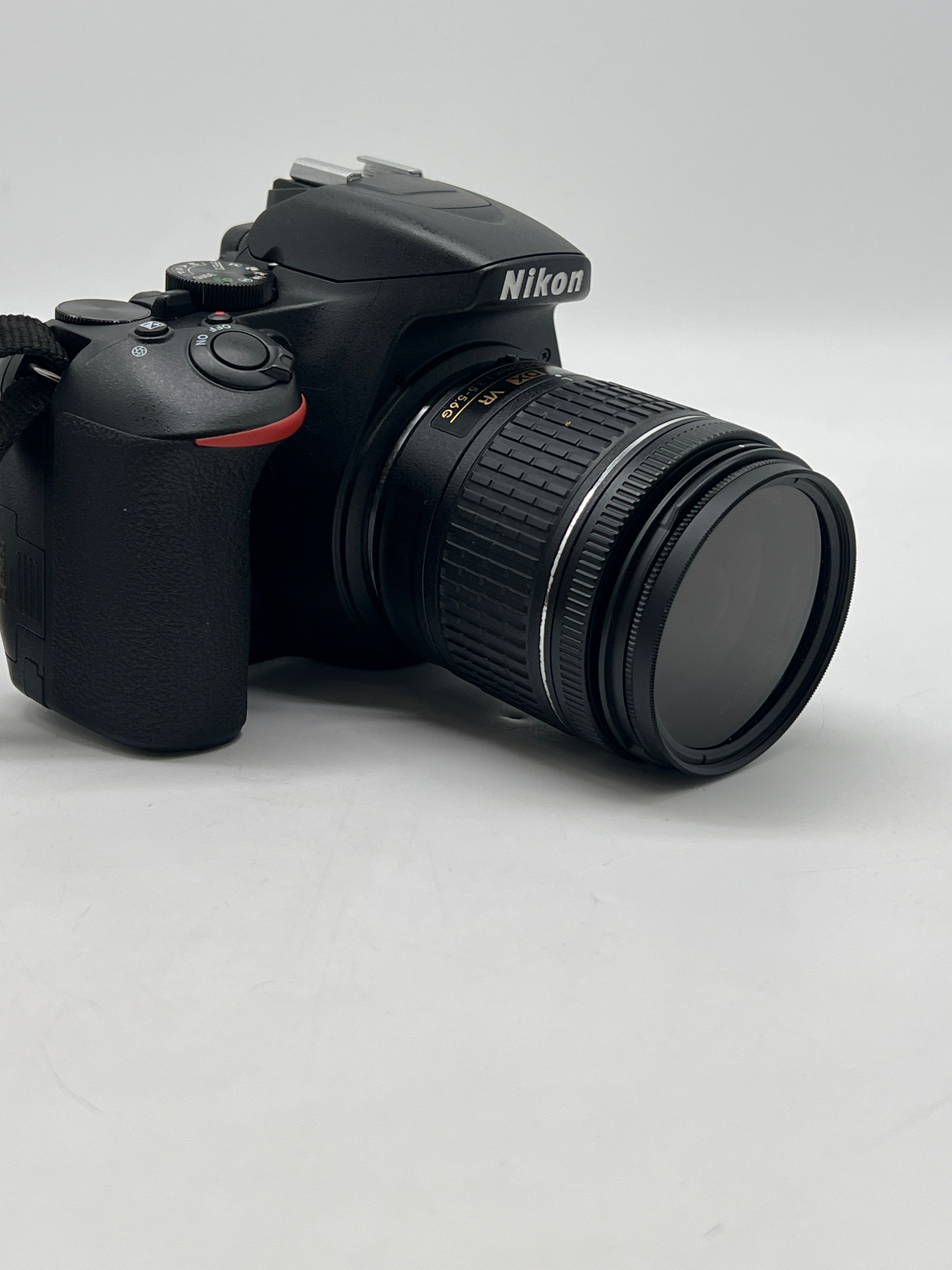 Nikon D3500 24.2MP with 18-55mm VR Lens DSLR Camera - Used
