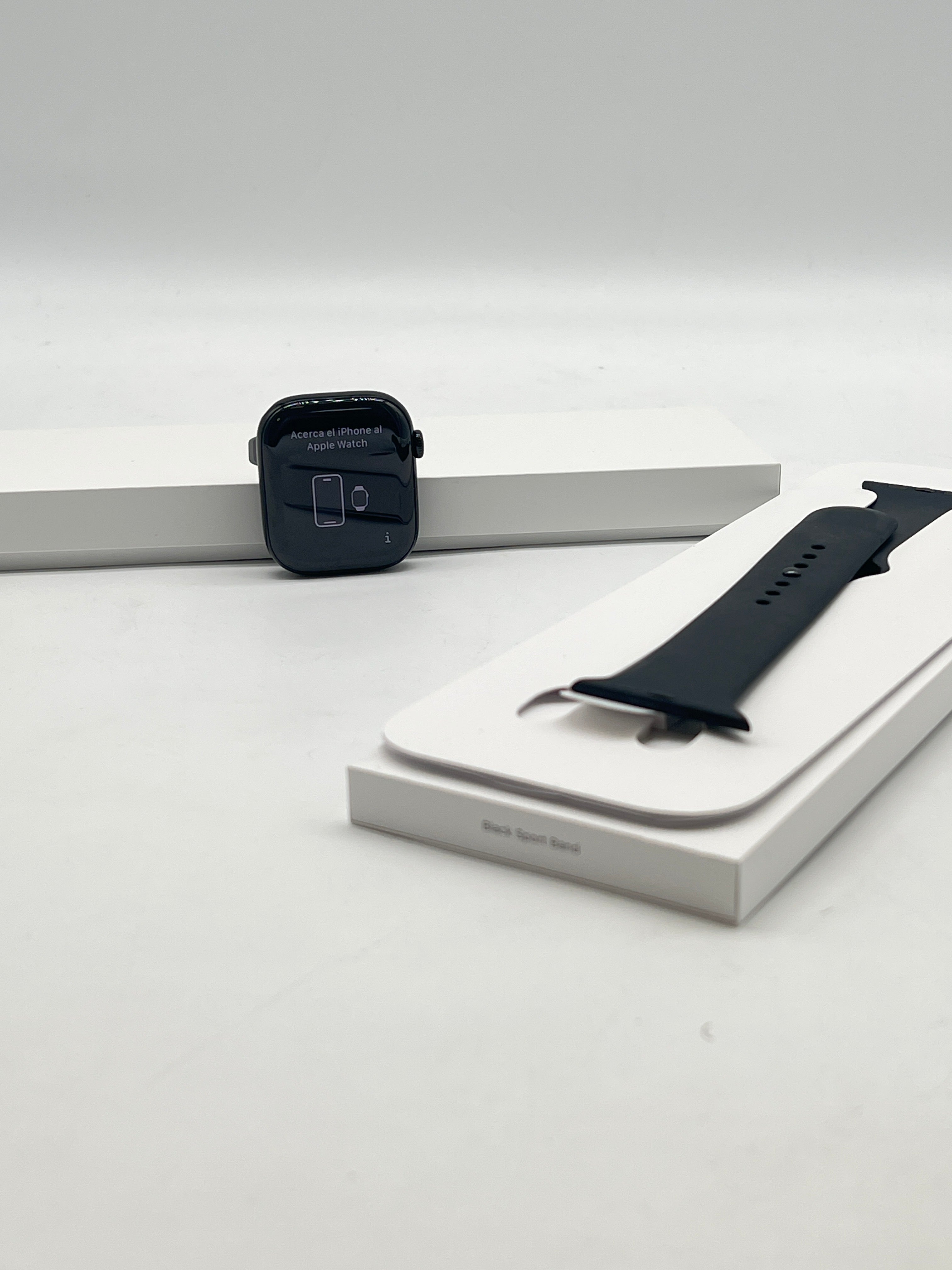 Apple Watch Series 11 46mm A3337 GPS + Cellular Black - Used with Box