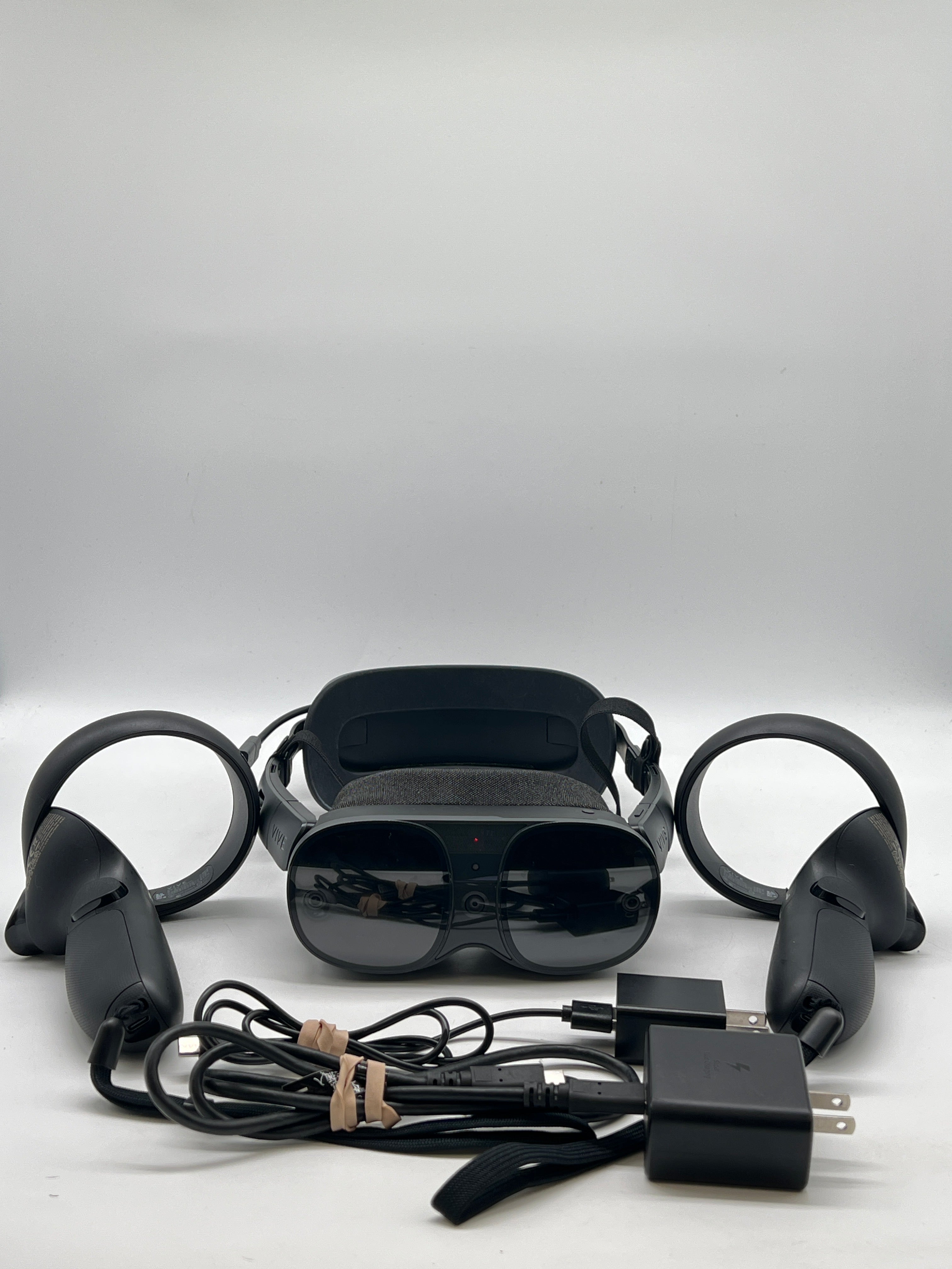 HTC Vive XR Elite 128GB Standalone All-in-One VR Headset Black - Used