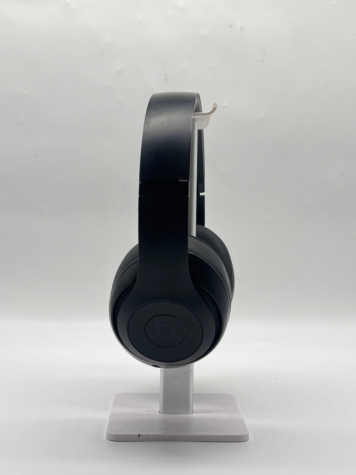 Beats Studio3 Wireless Noise Cancelling Over-Ear Headphones Black A1914 - Used