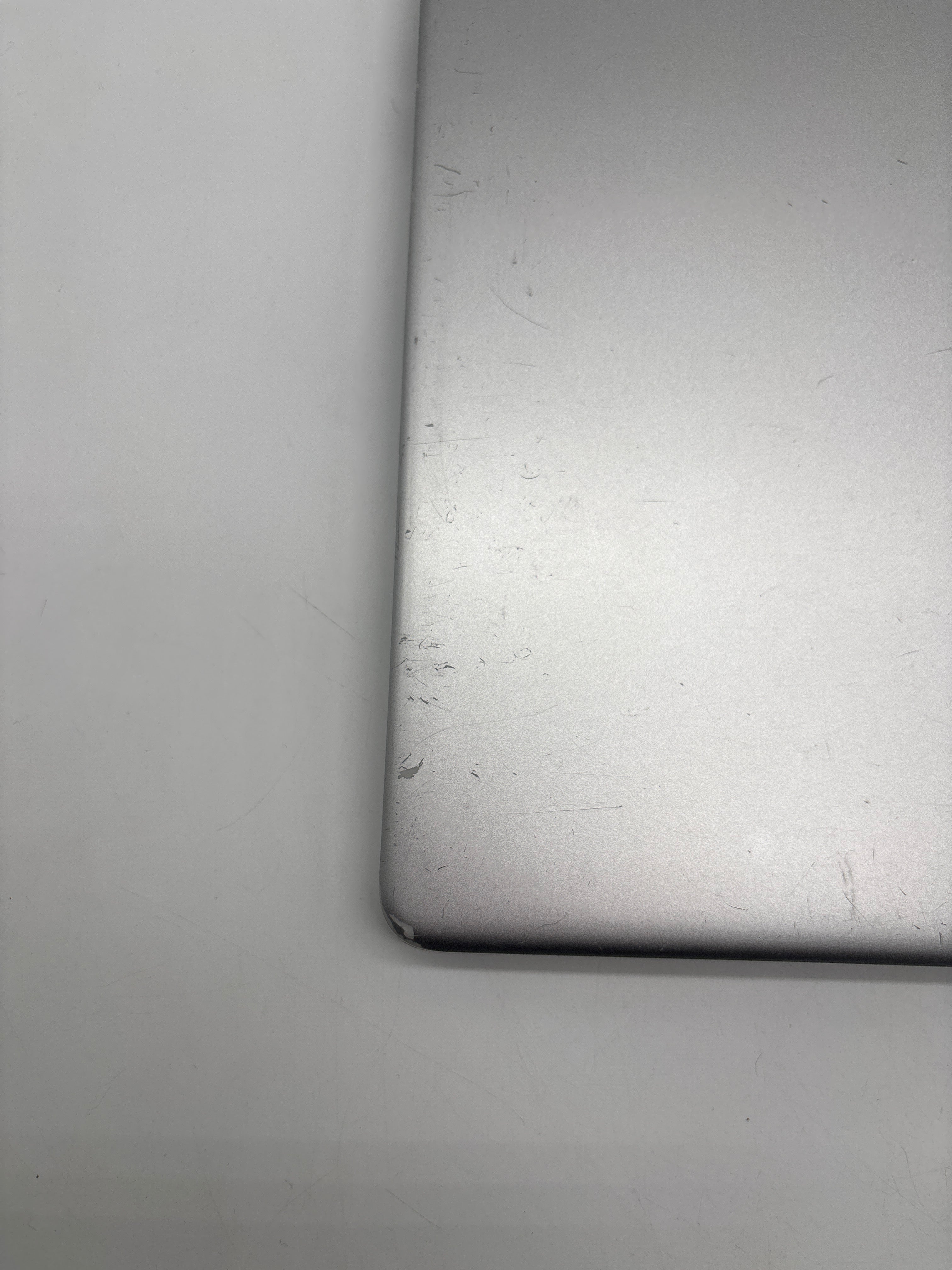 HP 15-dy1051wm i5-1035G1 8GB RAM 256GB SSD - For Parts (Small Cracks on Corners)