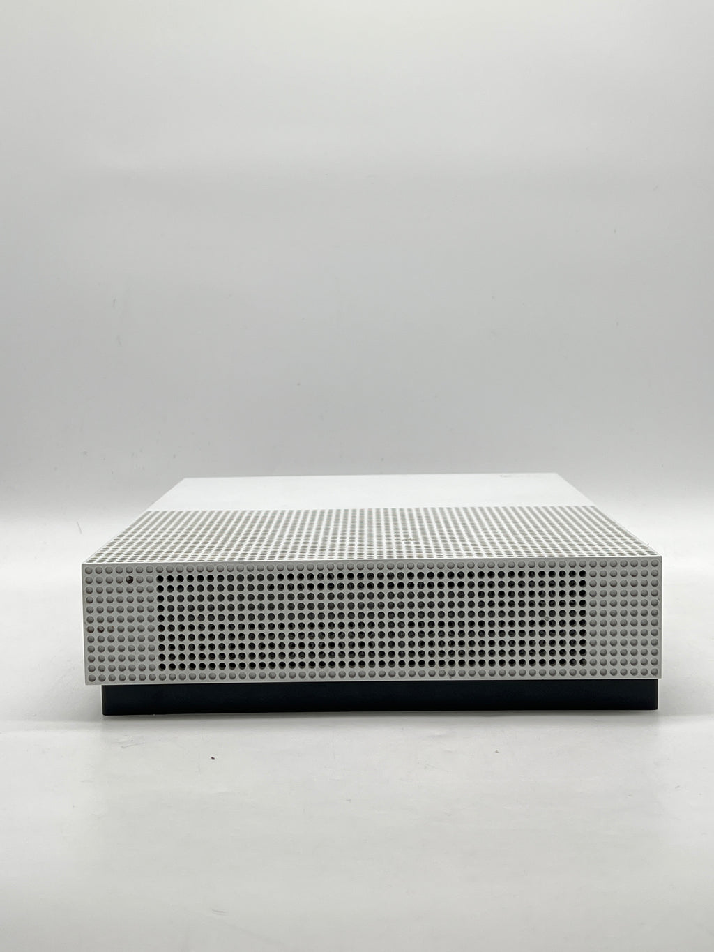 Microsoft Xbox One S 1681 1TB White Console w/ 2 Controllers 2 Games - Used