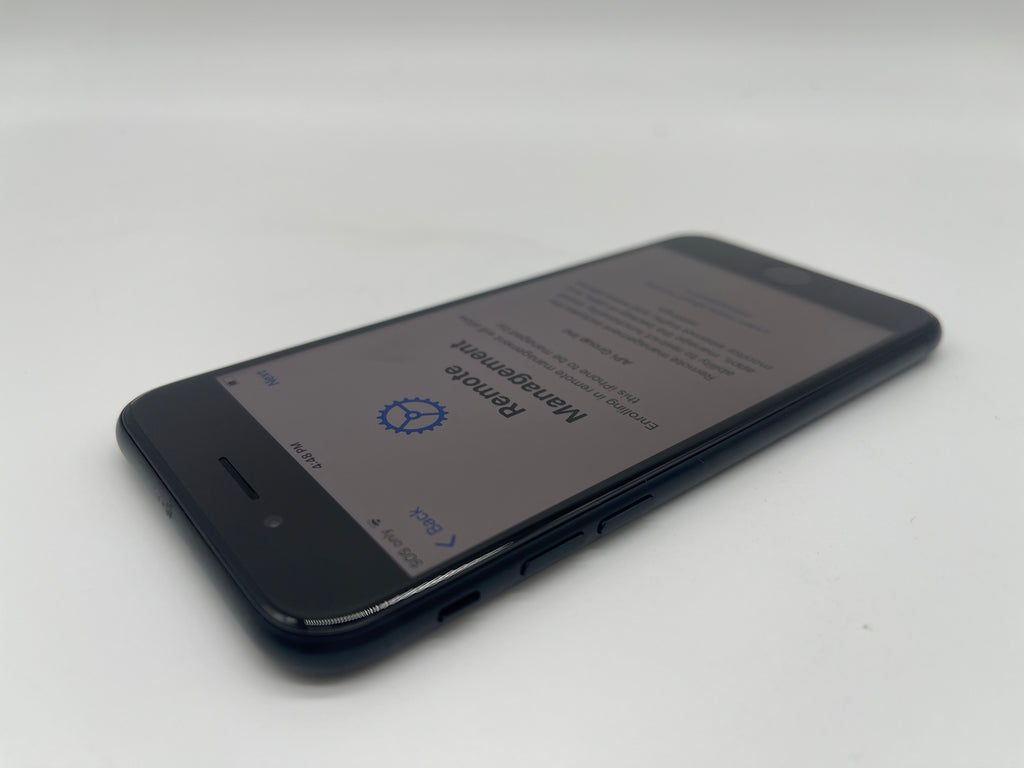 Apple iPhone SE 3rd Gen 4.7" 16GB Black Unlocked - For Parts