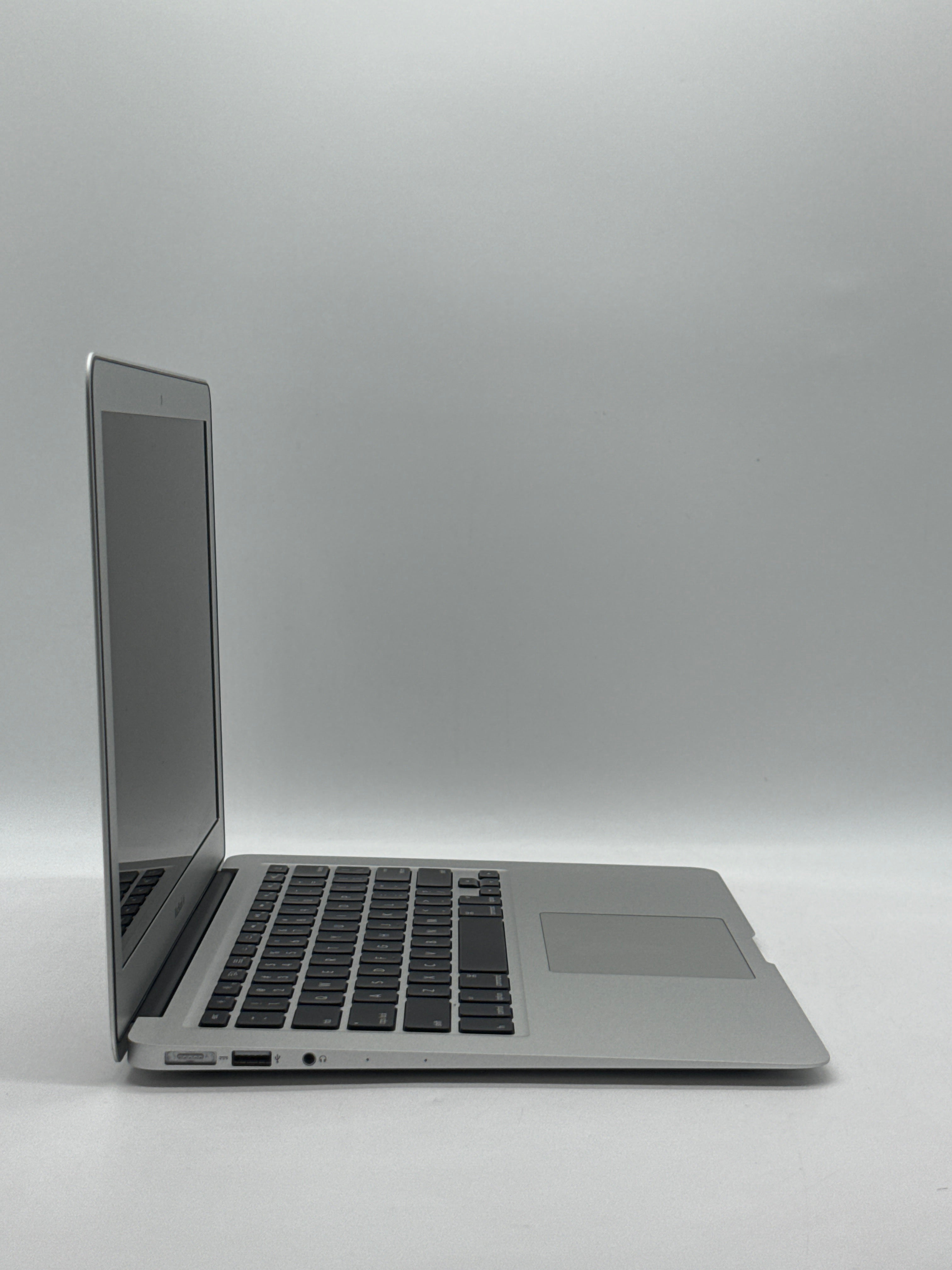Apple MacBook Air 13" A1466 2013 i7 8GB RAM 500GB SSD - For Parts [Bad Battery]
