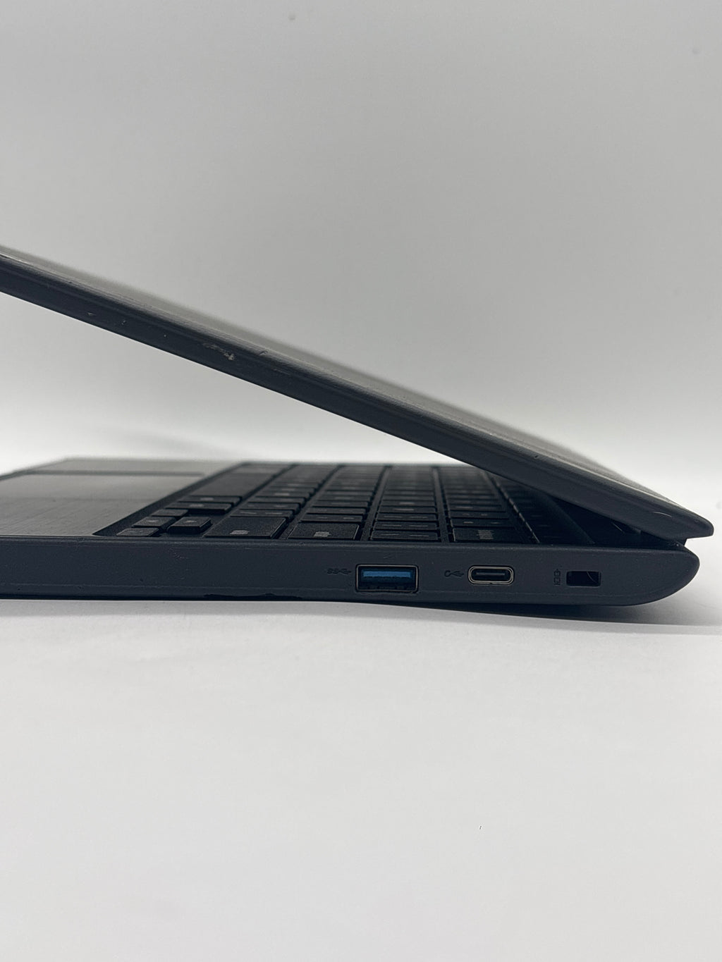 Lenovo 100e Chromebook 2nd Gen AMD 4-9210C 4GB RAM 32GB SSD - For Parts (Read)