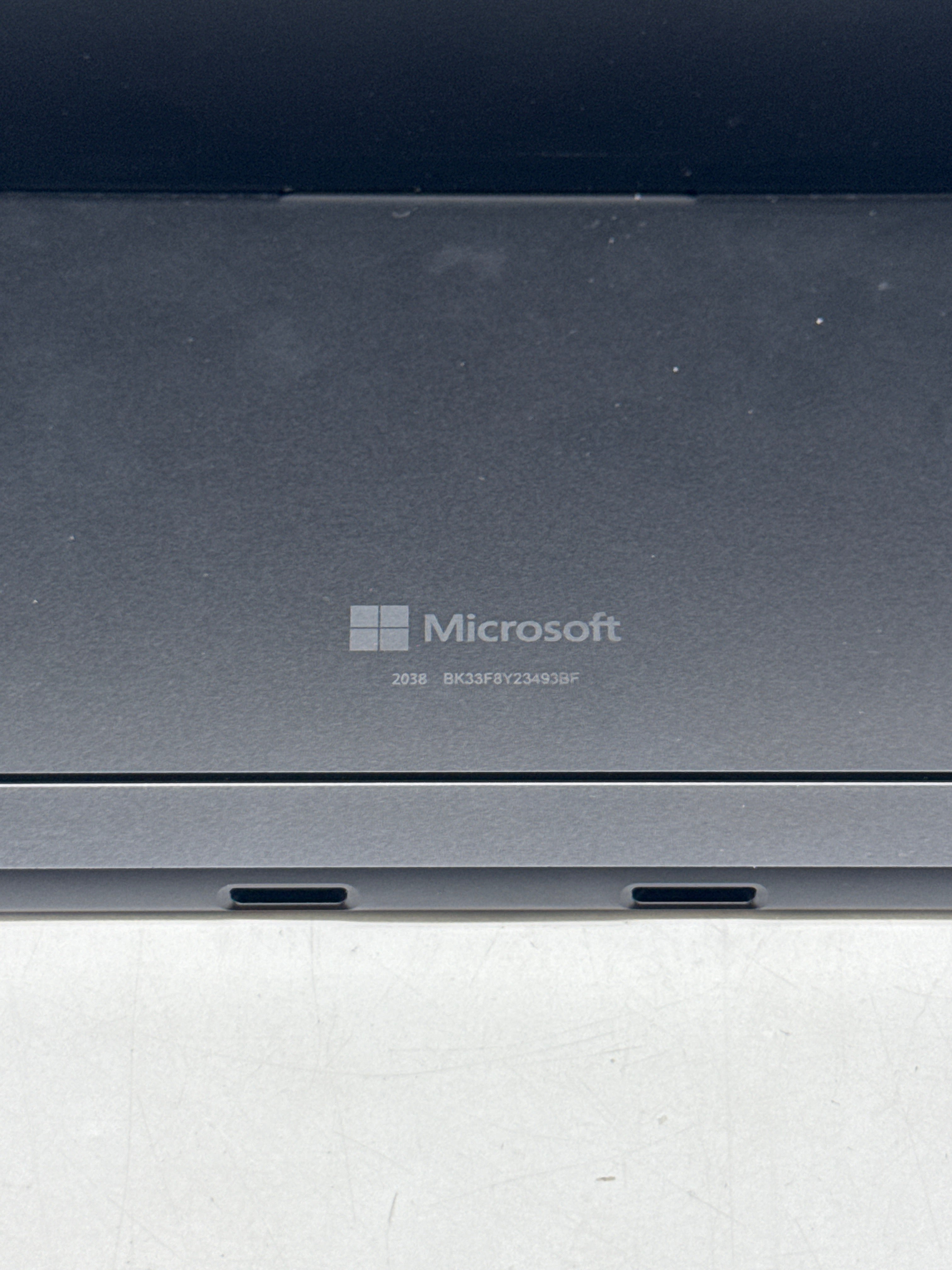 Microsoft Surface Pro 9 2038 13" i5-1235U 8GB RAM 256GB SSD - Used