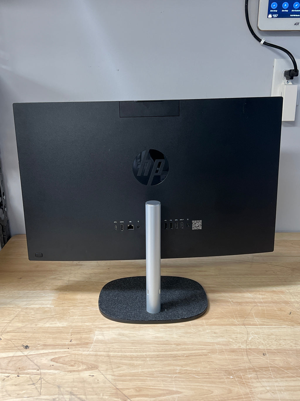 HP All in One Ryzen 5 8GB RAM 512 SSD Touchscreen - Used