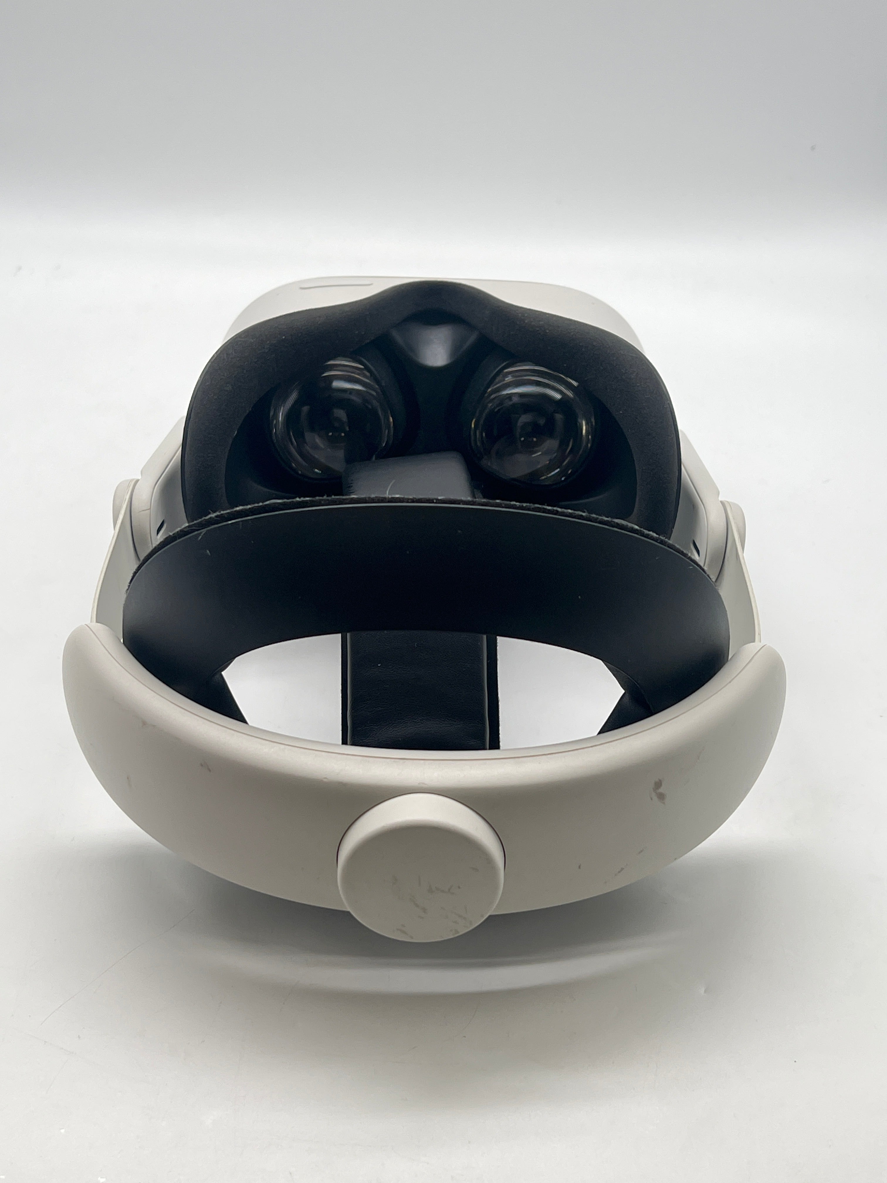 Meta Quest 2 Standalone VR Headset - For Parts (READ)