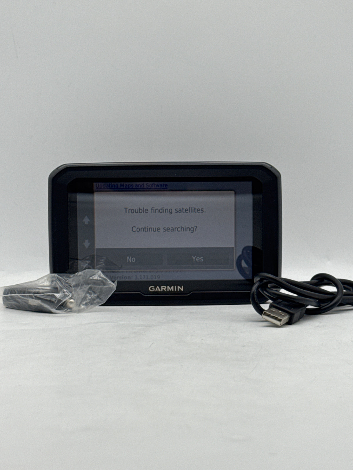 Garmin dezl 570LMT 5in Truck GPS Navigator Bluetooth Black - Used