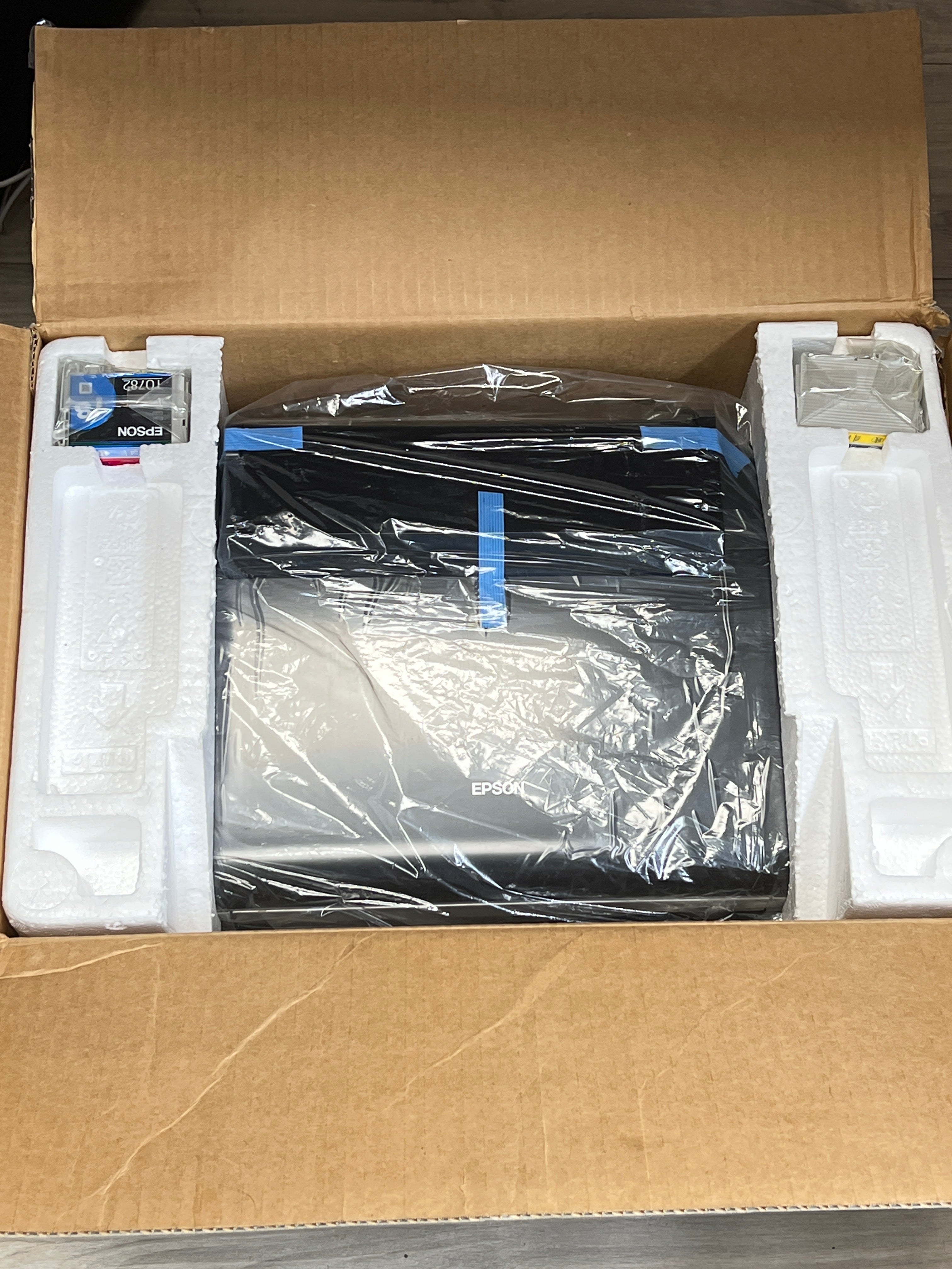 Epson R280 Photo Printer Ultra High Definition - New Open Box