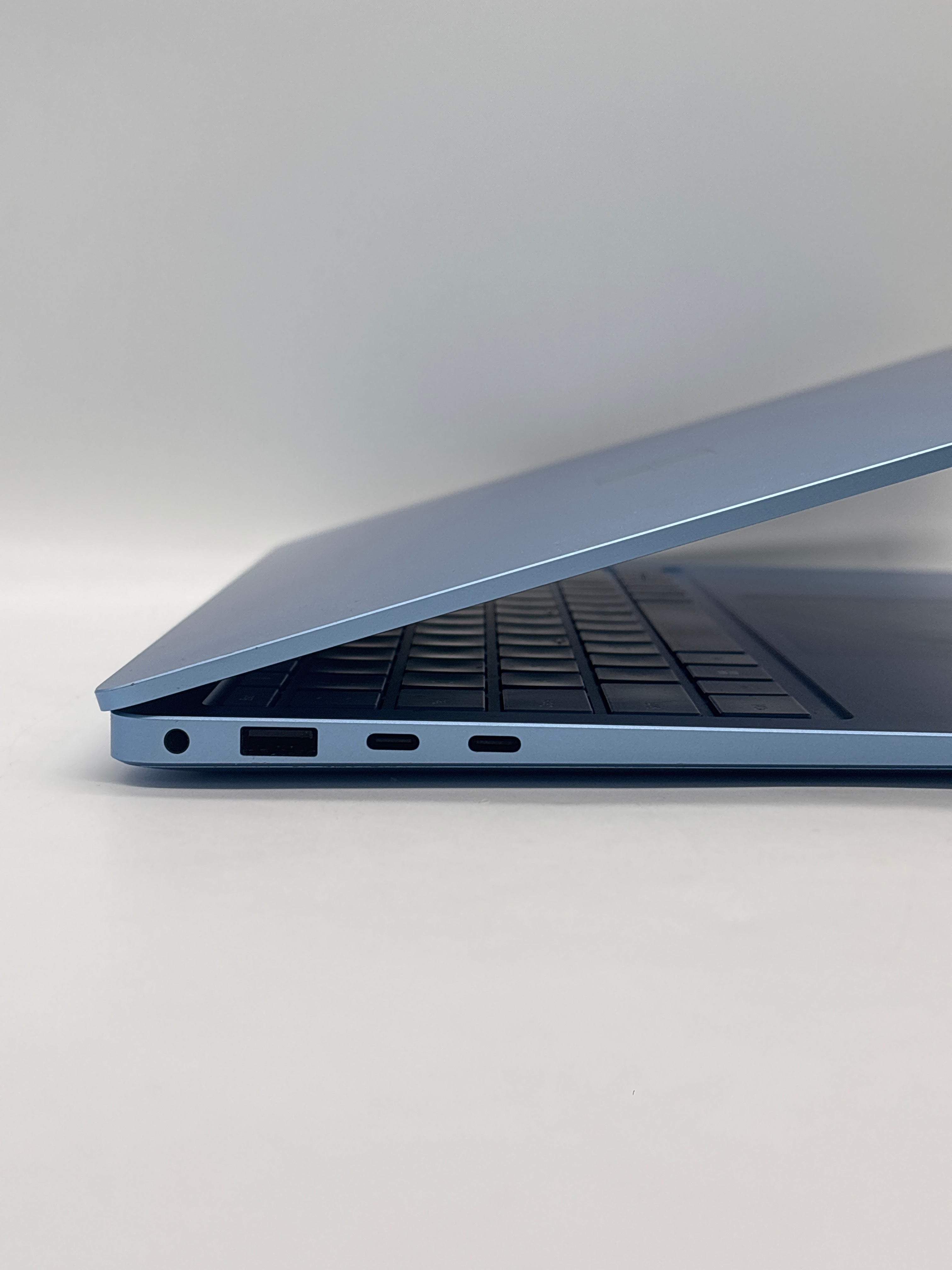 Microsoft Surface Laptop 7 2036 Snapdragon X10 Core 16GB RAM 512GB SSD