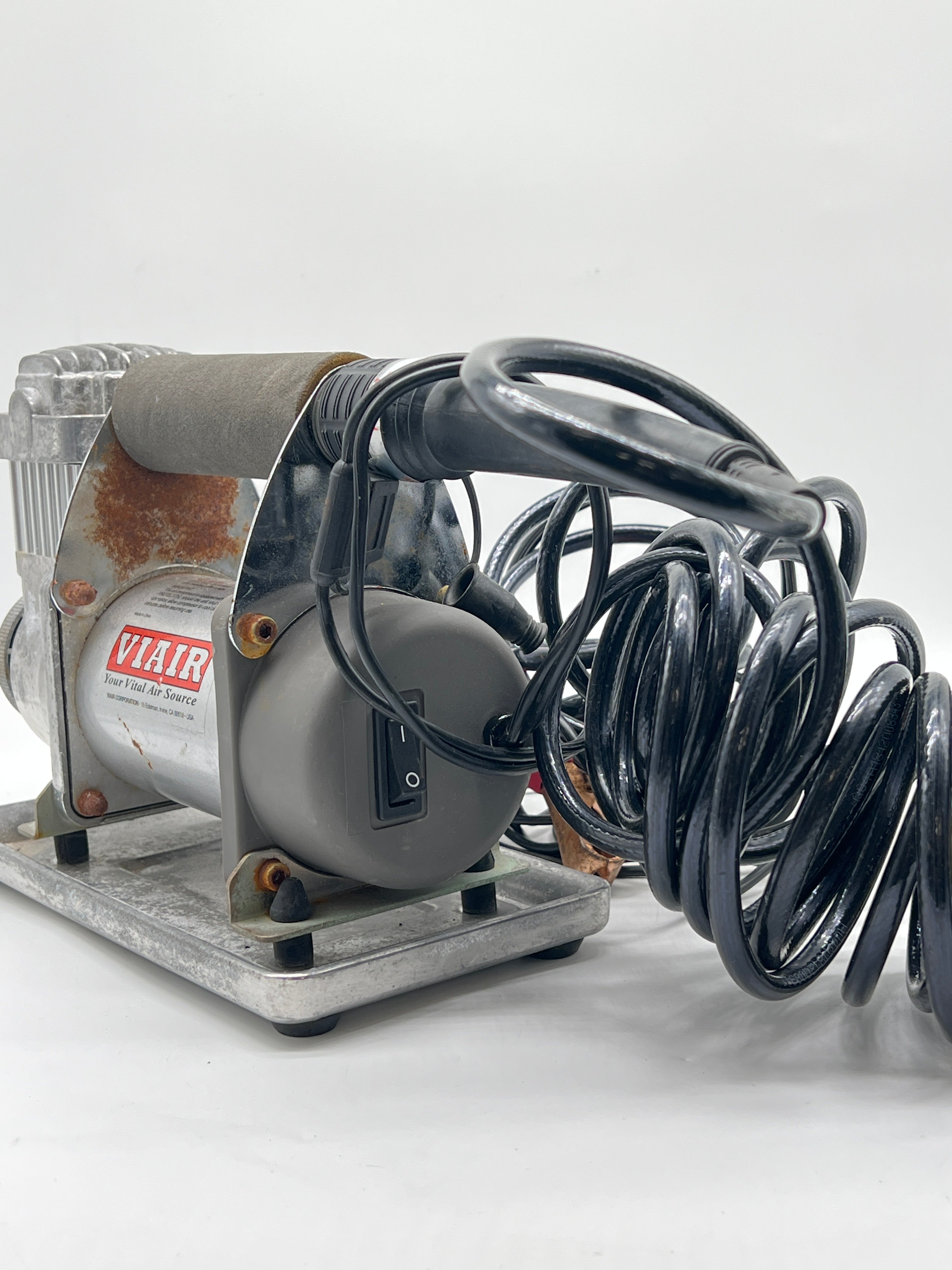 VIAIR 300P Portable Air Compressor 12V 150 PSI - Used