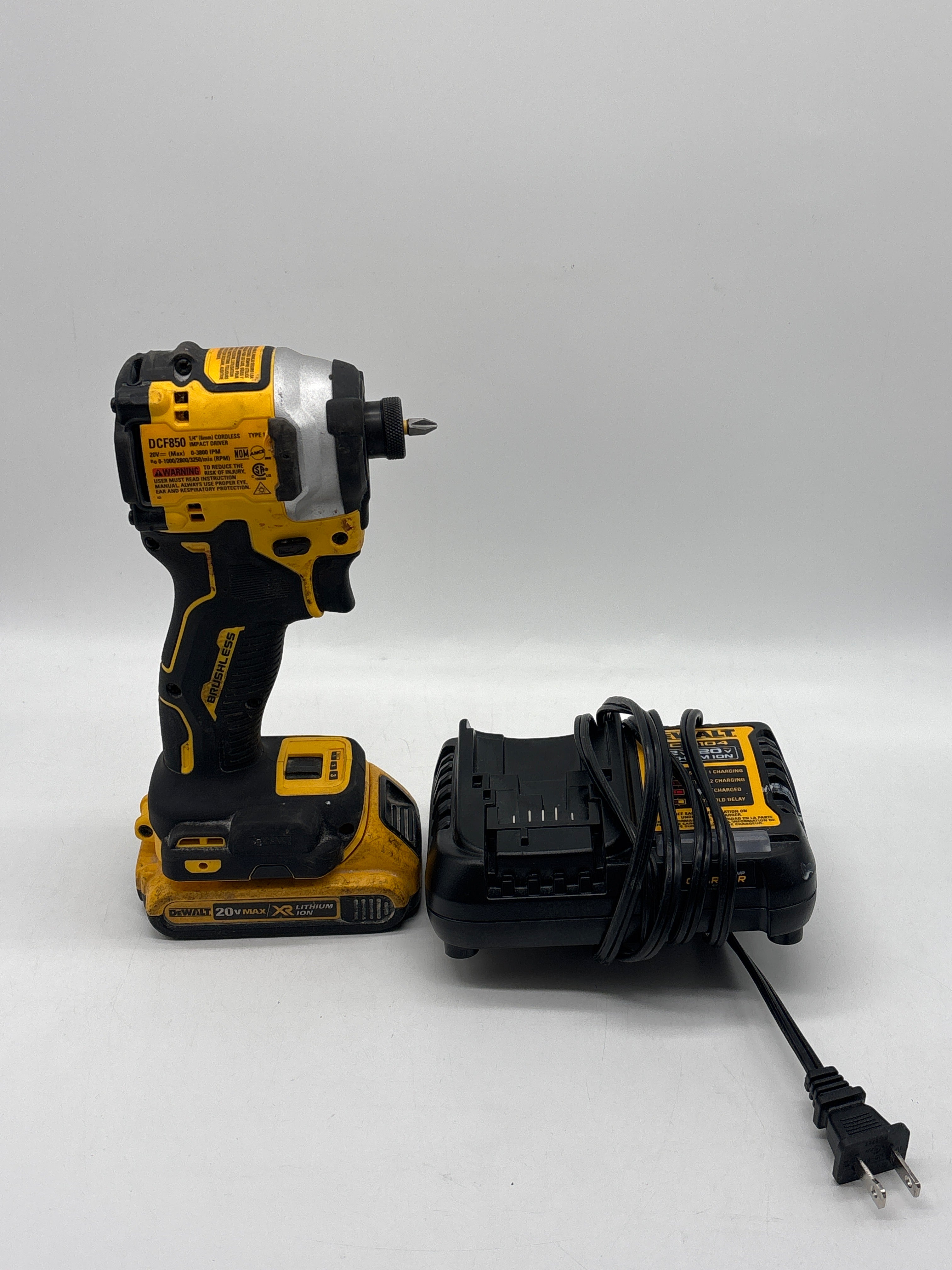 DeWalt DCF850 20V Cordless Impact Driver Battery and Charger Used