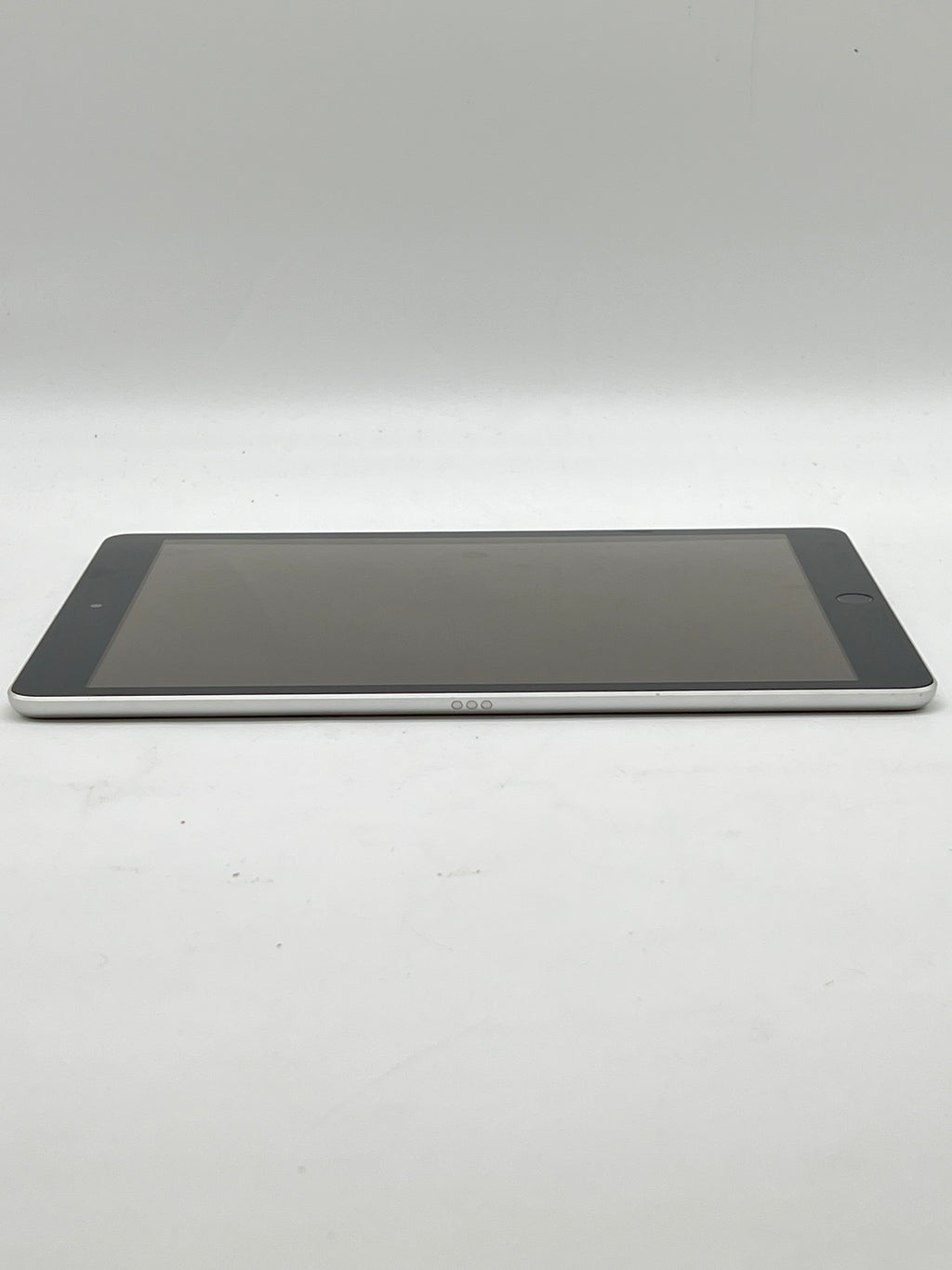 Apple iPad 9th Gen A2605 64 GB Gray Wi-Fi - Used