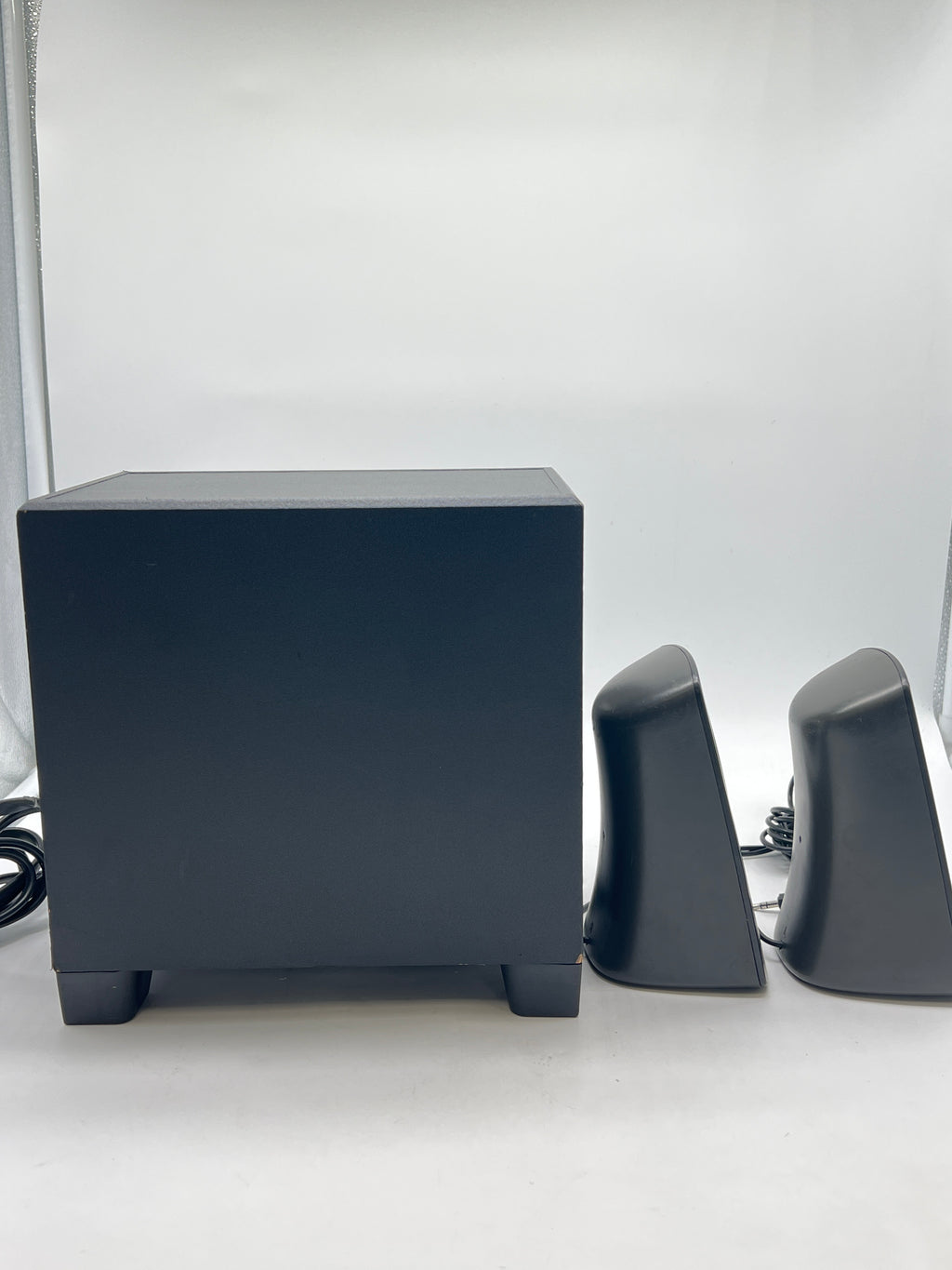 Logitech Z313 2.1 Channel Speaker System w/ Subwoofer Black - Used