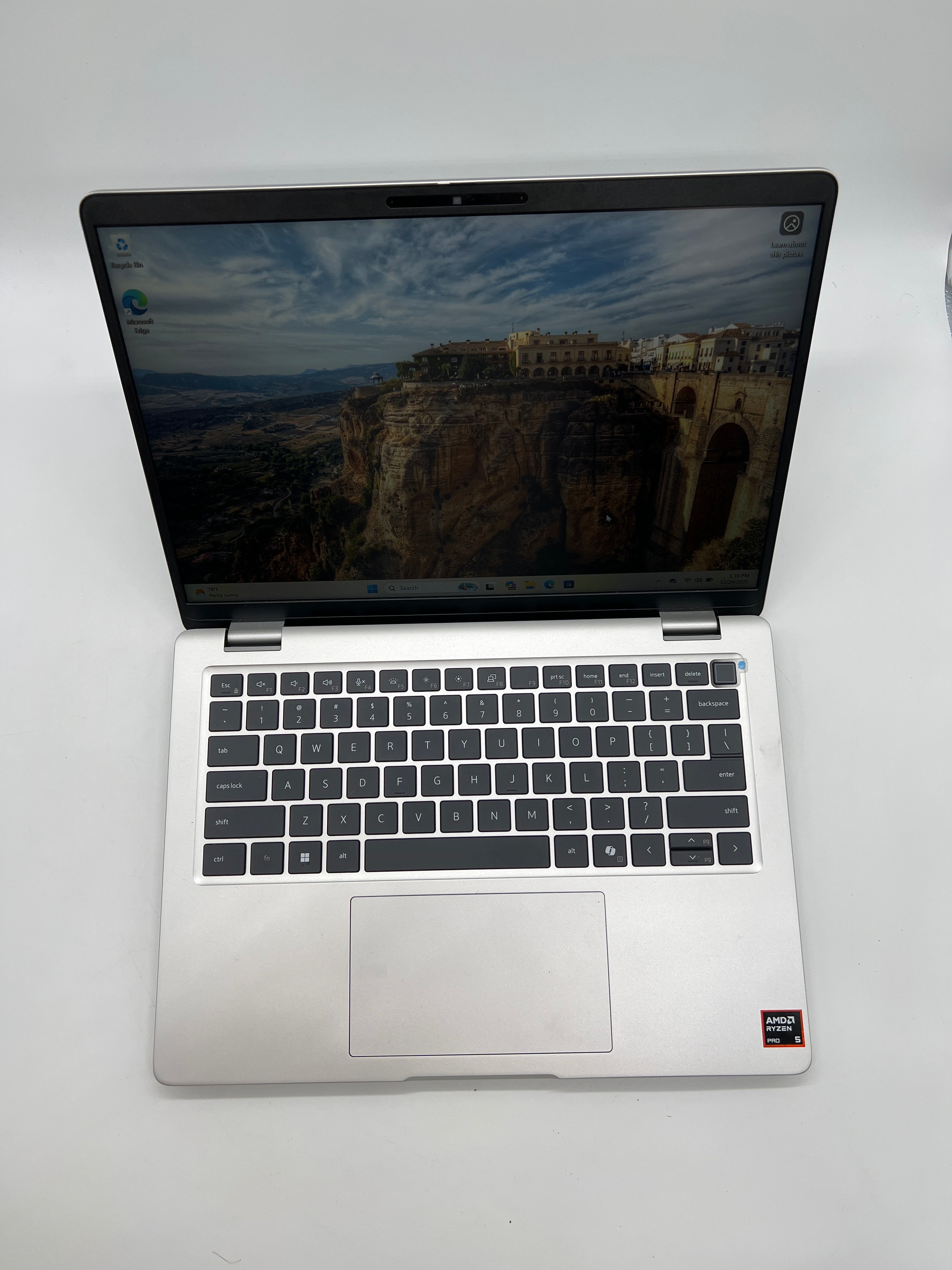 Dell 14 Pro Plus  PB14255 AMD Ryzen 5 Pro 32GB RAM 256GB SSD