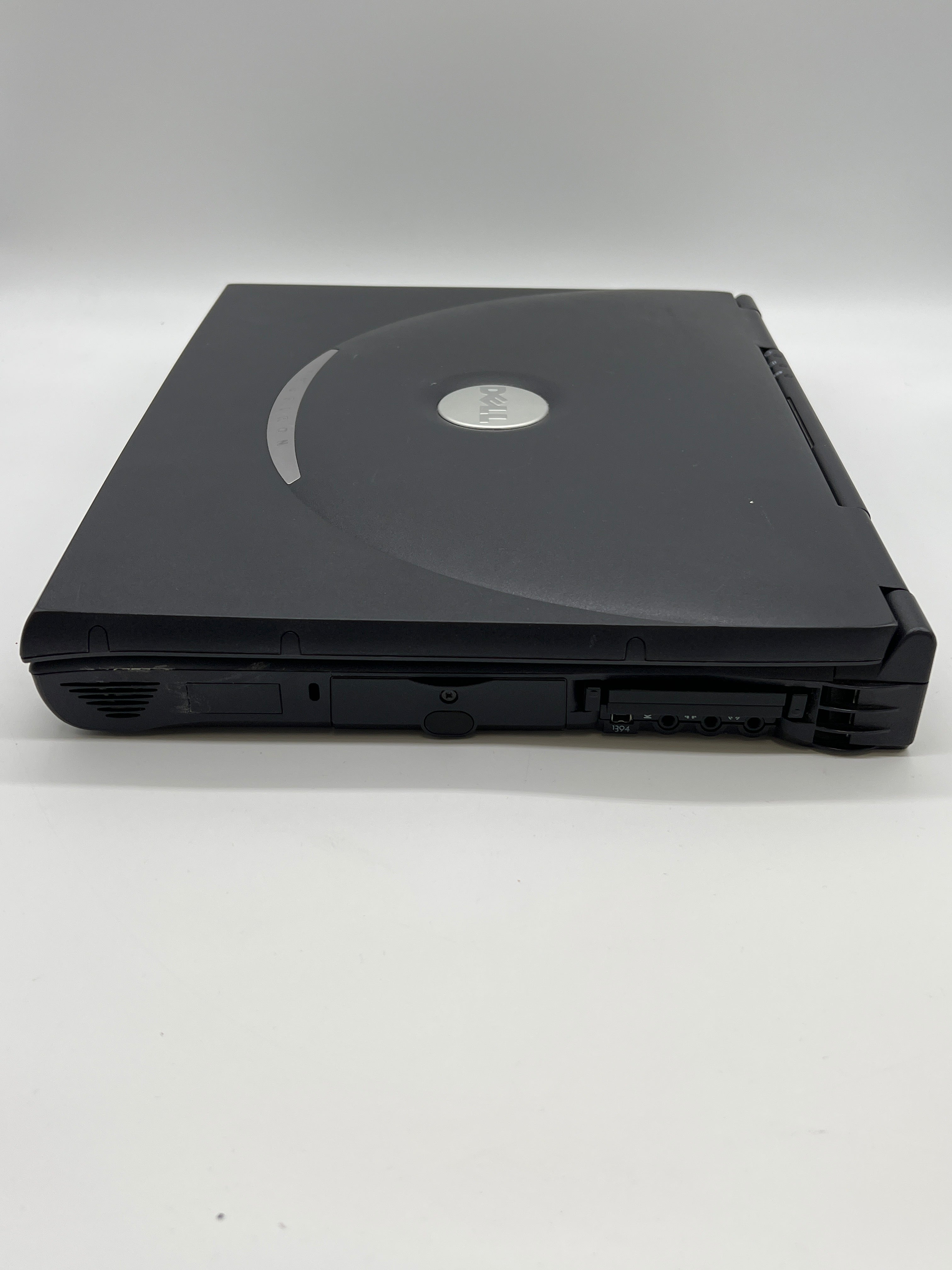 Dell Inspiron 8200 Laptop Black Intel Pentium 4M For Parts