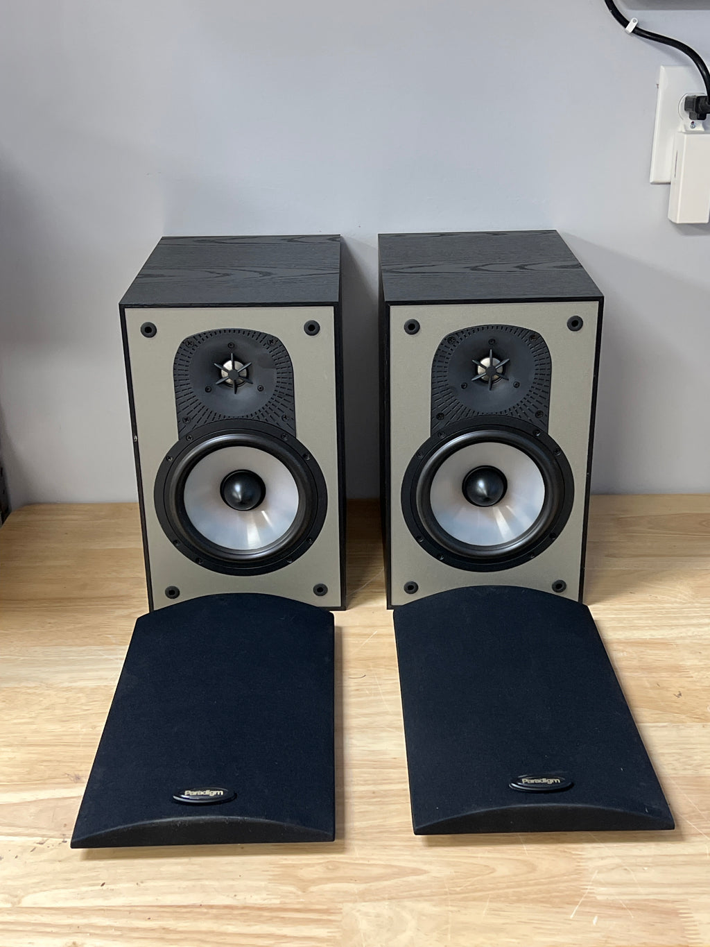 Paradigm Mini Monitor v.3 High Definition Bookshelf Pair of Speakers - Black Ash Finish