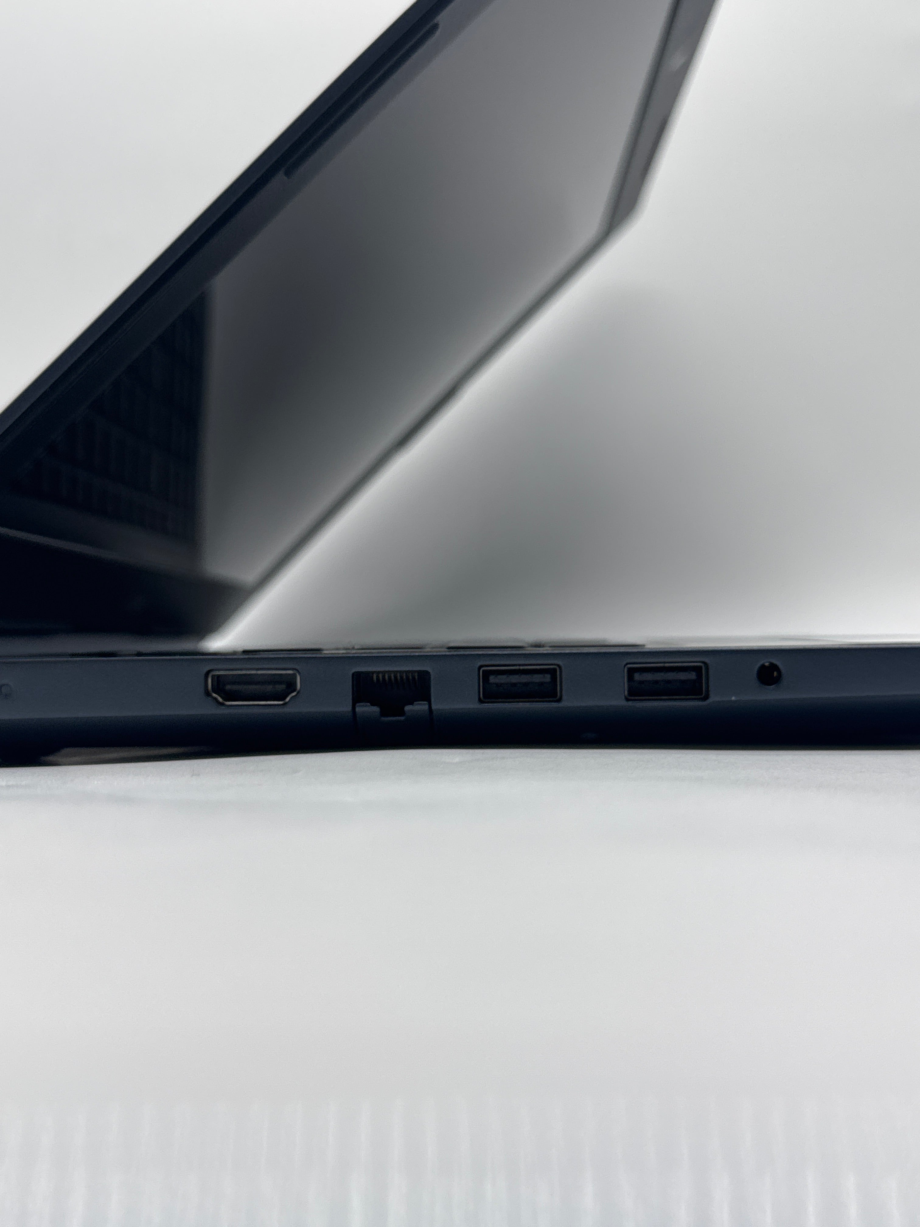 Dell Inspiron 15 5570 i3-8130U 12GB RAM 1TB HDD