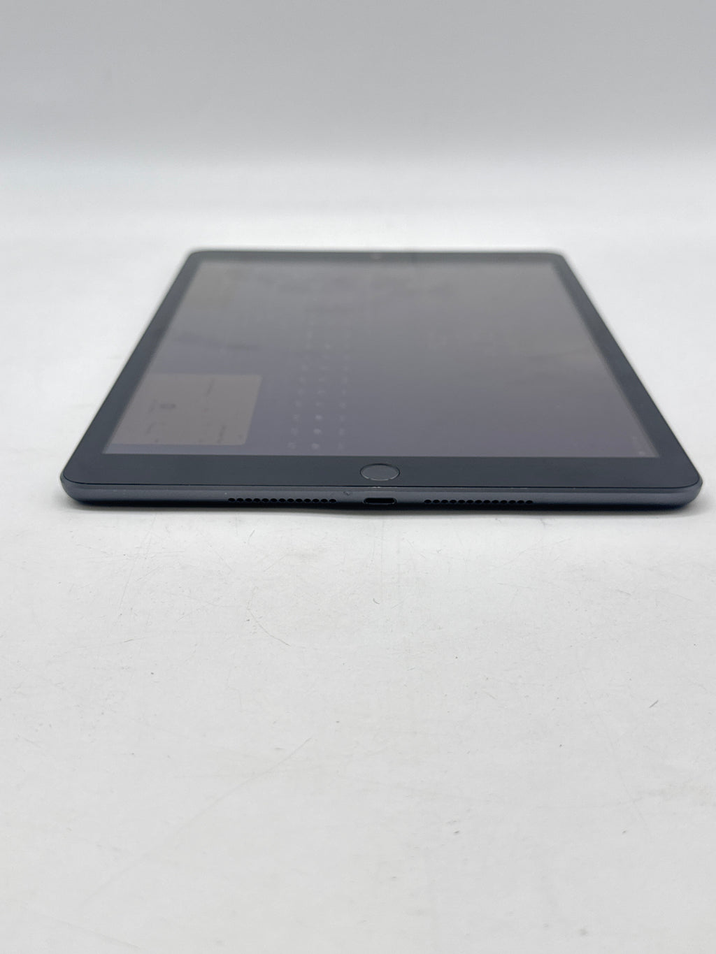 Apple iPad 9th Gen A2602 64GB Wi-Fi Tablet - Used