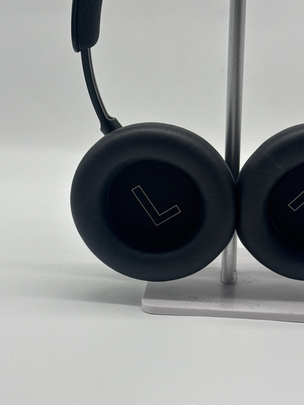 Bang Olufsen Beoplay HX Wireless Over-Ear Headphones Greyish Black - Used