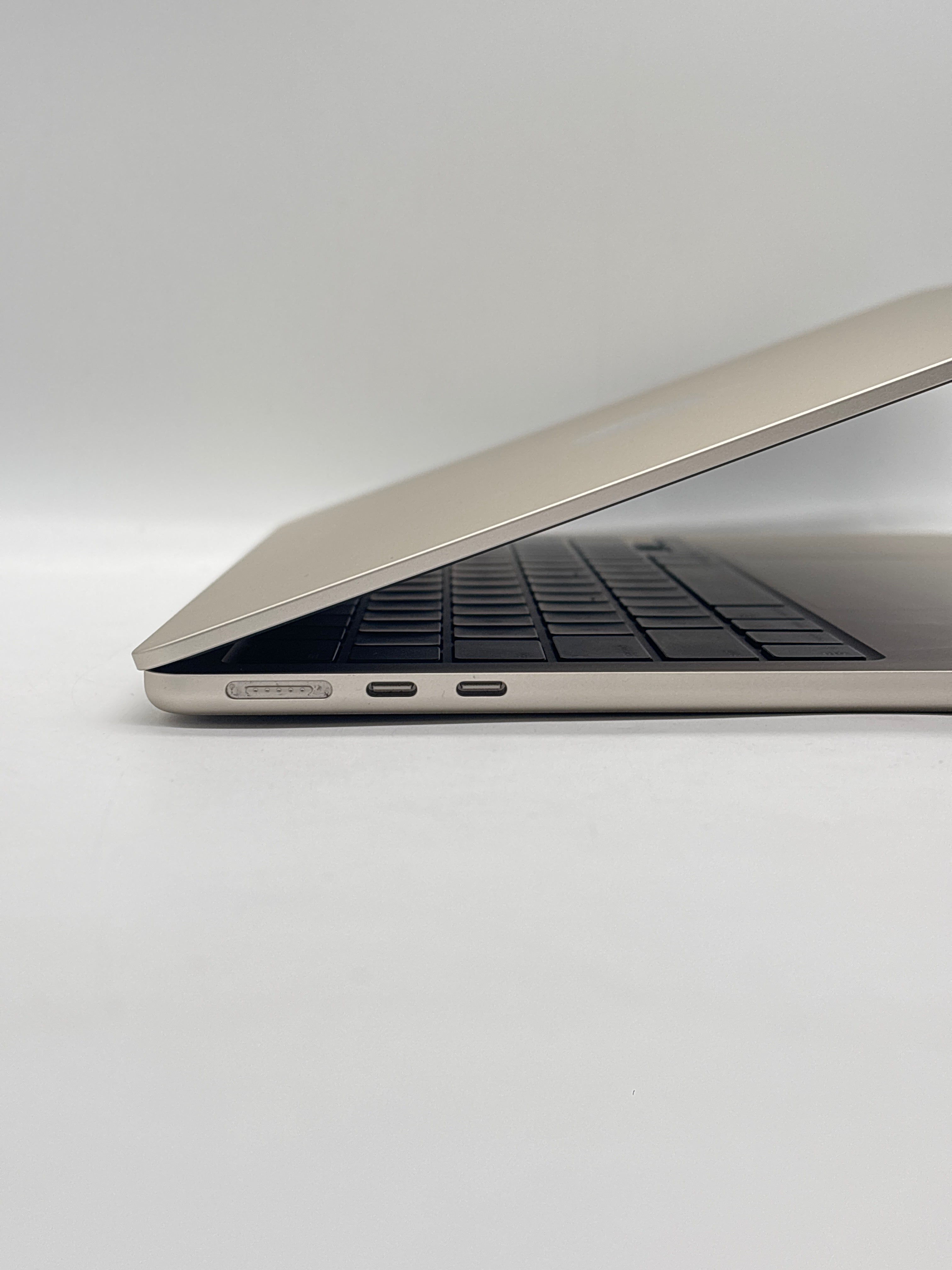 Apple MacBook Air A3240 M4 16GB RAM 256GB White