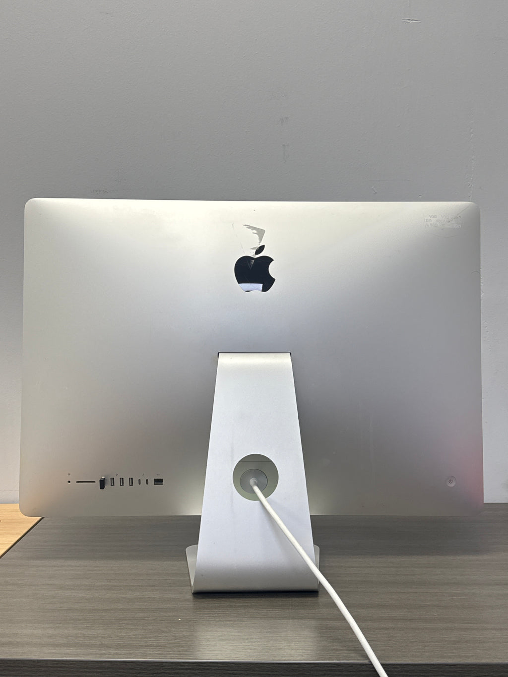 Apple iMac 27" 5K A2115 Intel Core i5 8GB RAM 256GB SSD Silver - Remotely Managed