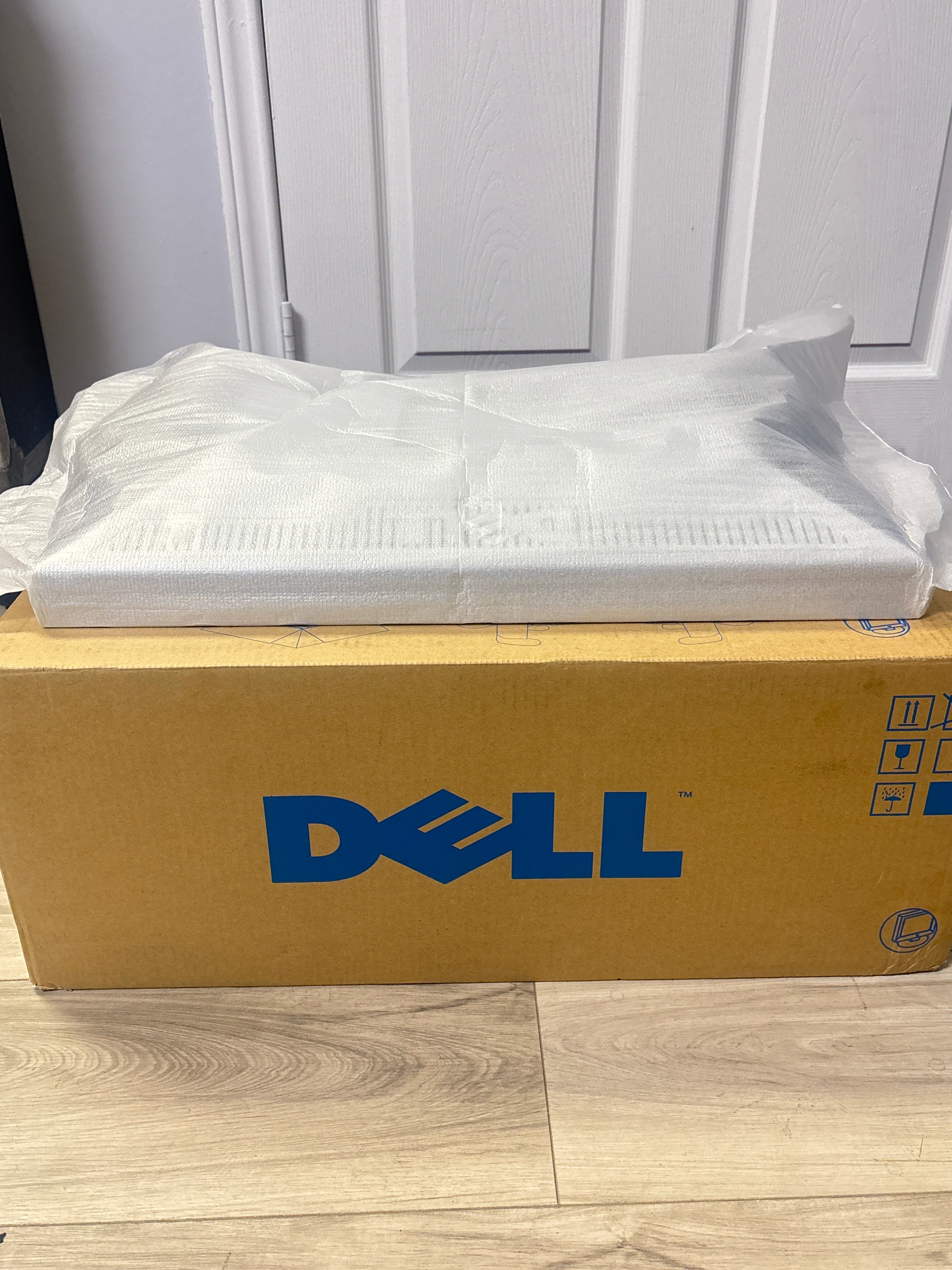 Dell UltraSharp 2407WFP 24" Widescreen LCD Monitor - New Open Box