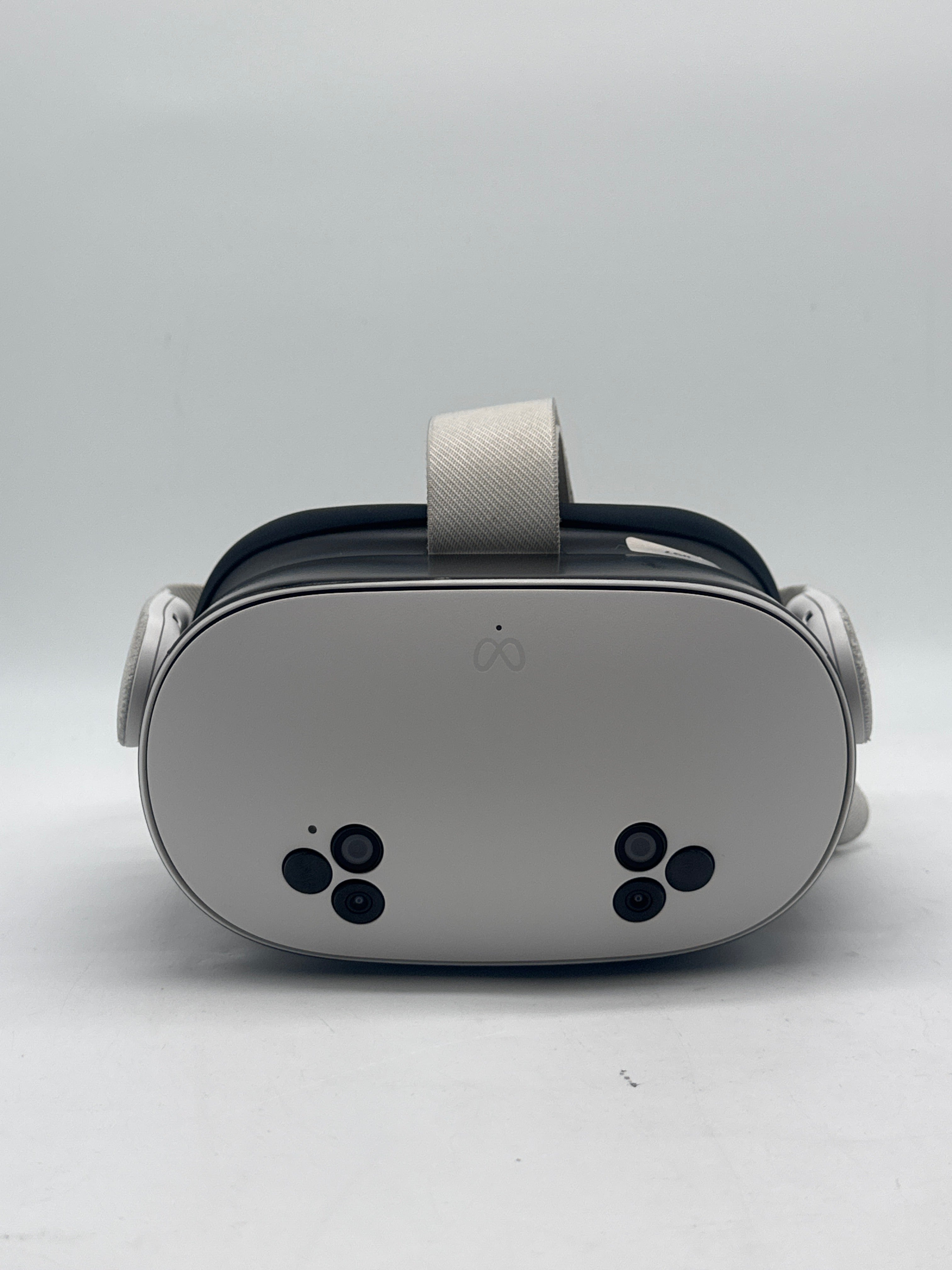 Meta Quest 3S 128GB White VR Headset - For Parts No controllers