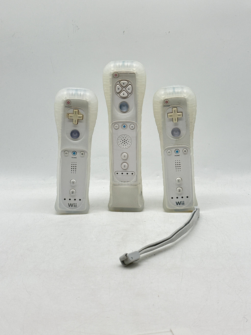 Nintendo Wii RVL-001 Console White Complete Bundle w/ 2 Remotes - Used