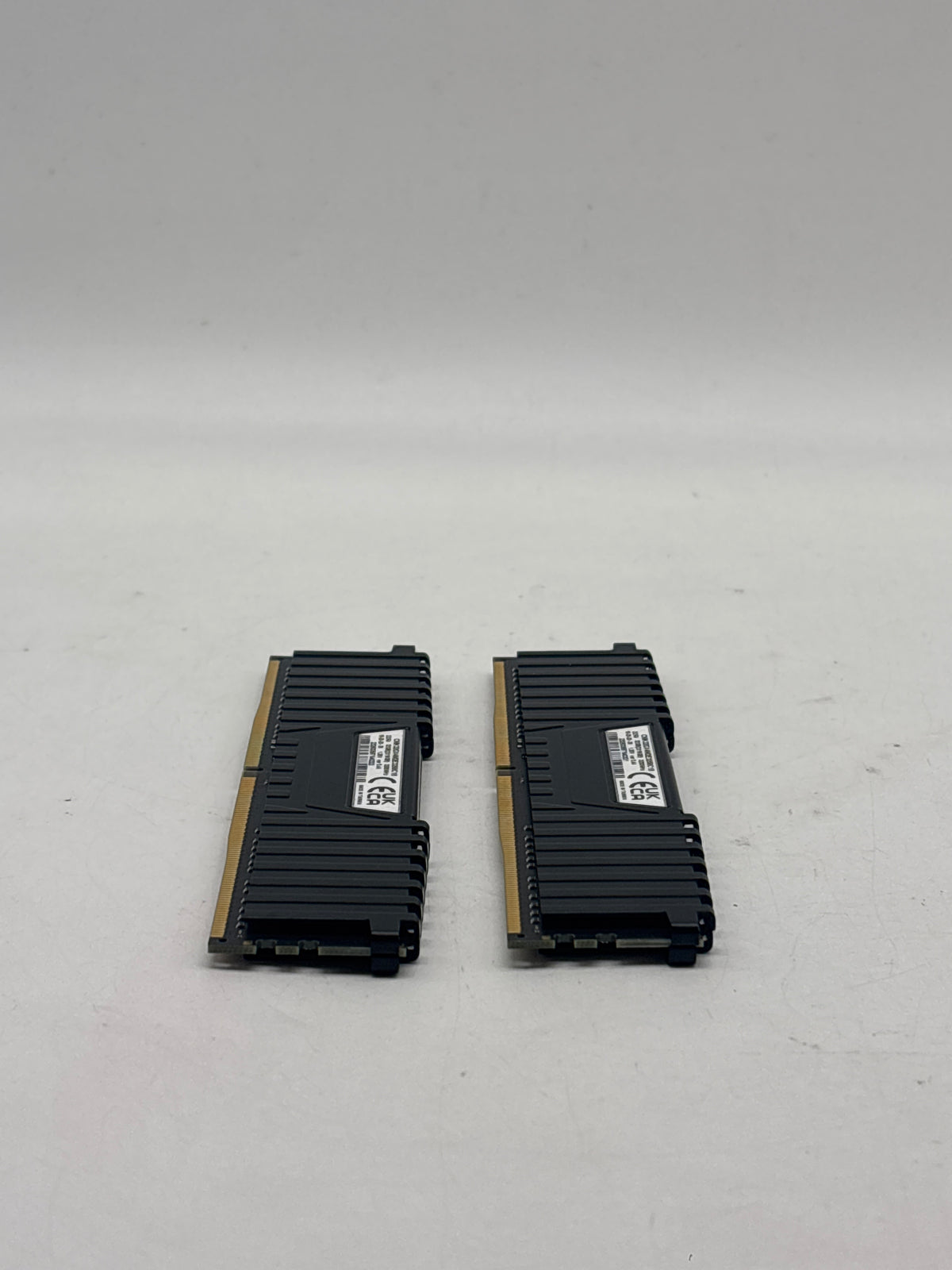 CORSAIR Vengeance LPX 32GB (2x16GB) DDR4 3200MHz CMK32GX4M2E3200C16 Black - Used