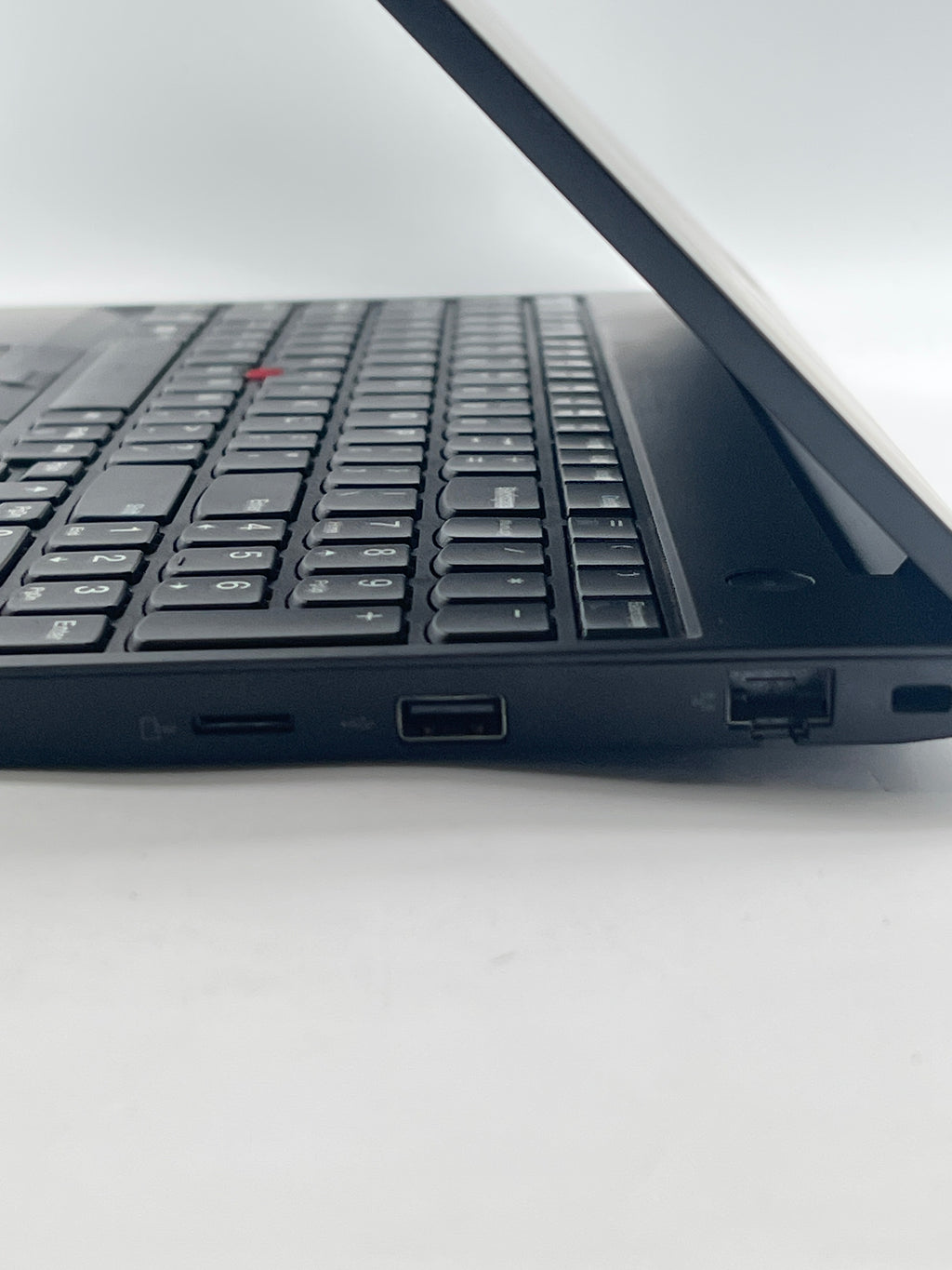 Lenovo ThinkPad E590 i5-8265U 4GB RAM 512GB HDD - For Parts (Bad Battery)