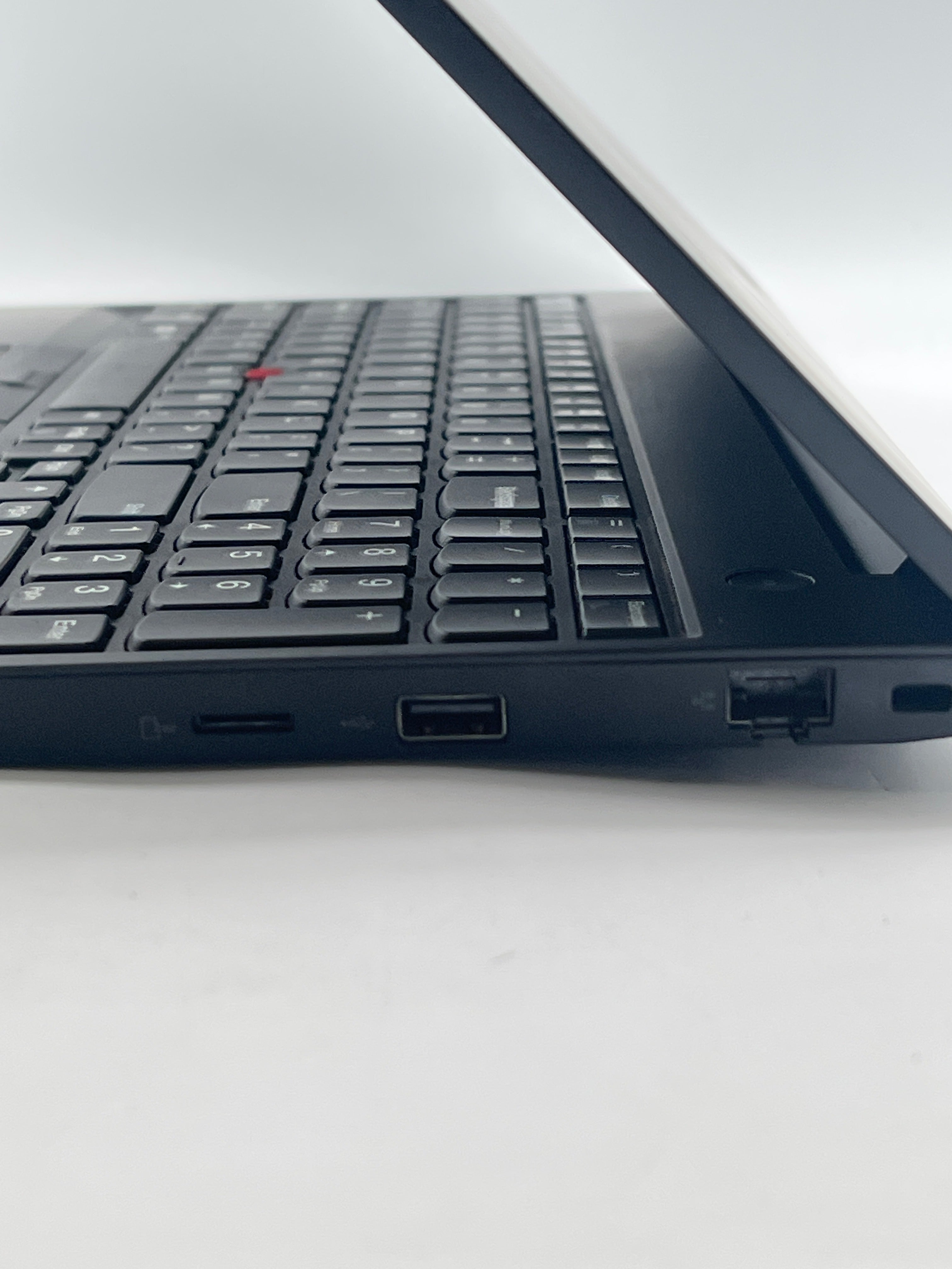 Lenovo ThinkPad E590 i5-8265U 4GB RAM 512GB HDD - For Parts (Bad Battery)