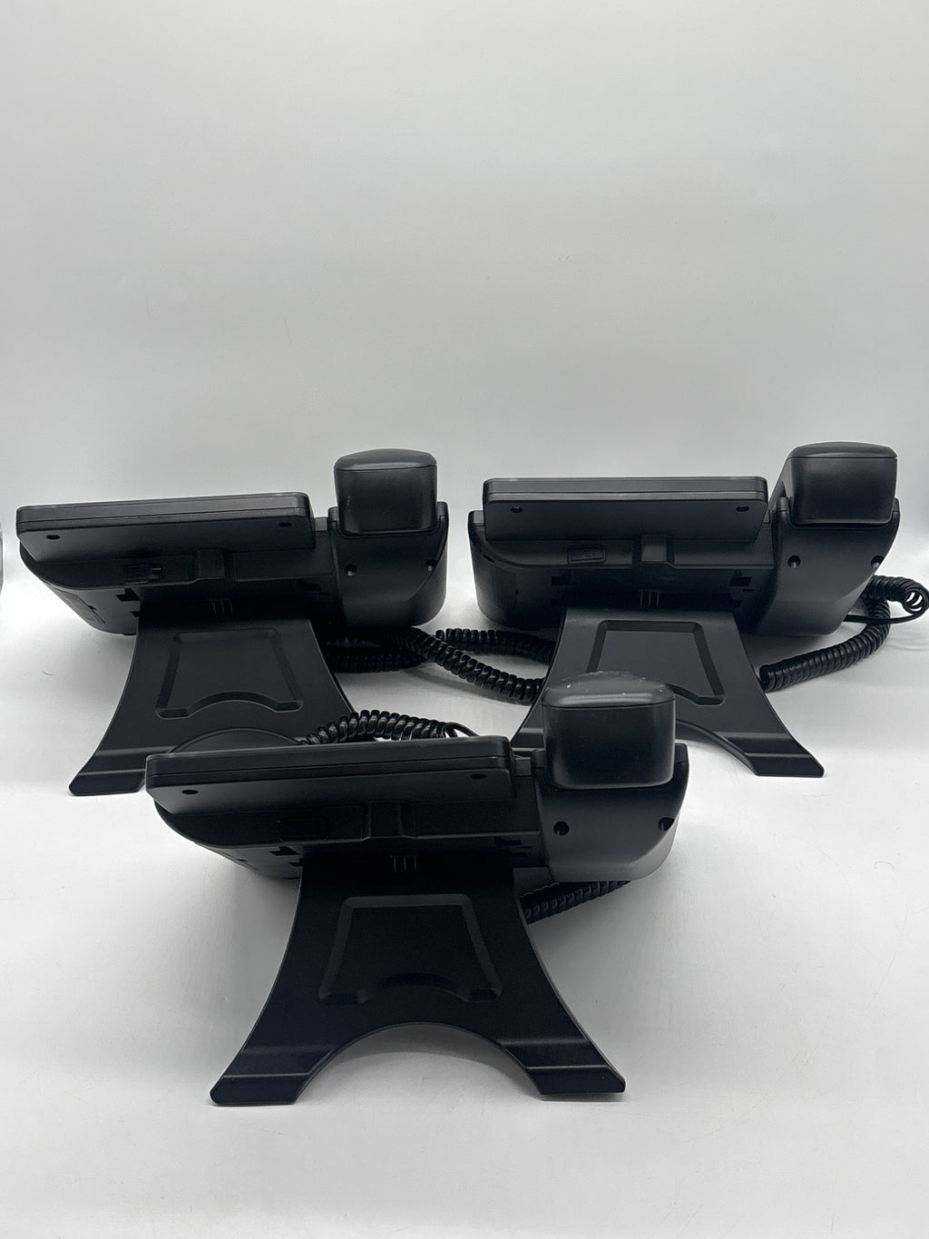 Lot of 3 Grandstream GXP2170 12 line IP Phones w/Stands