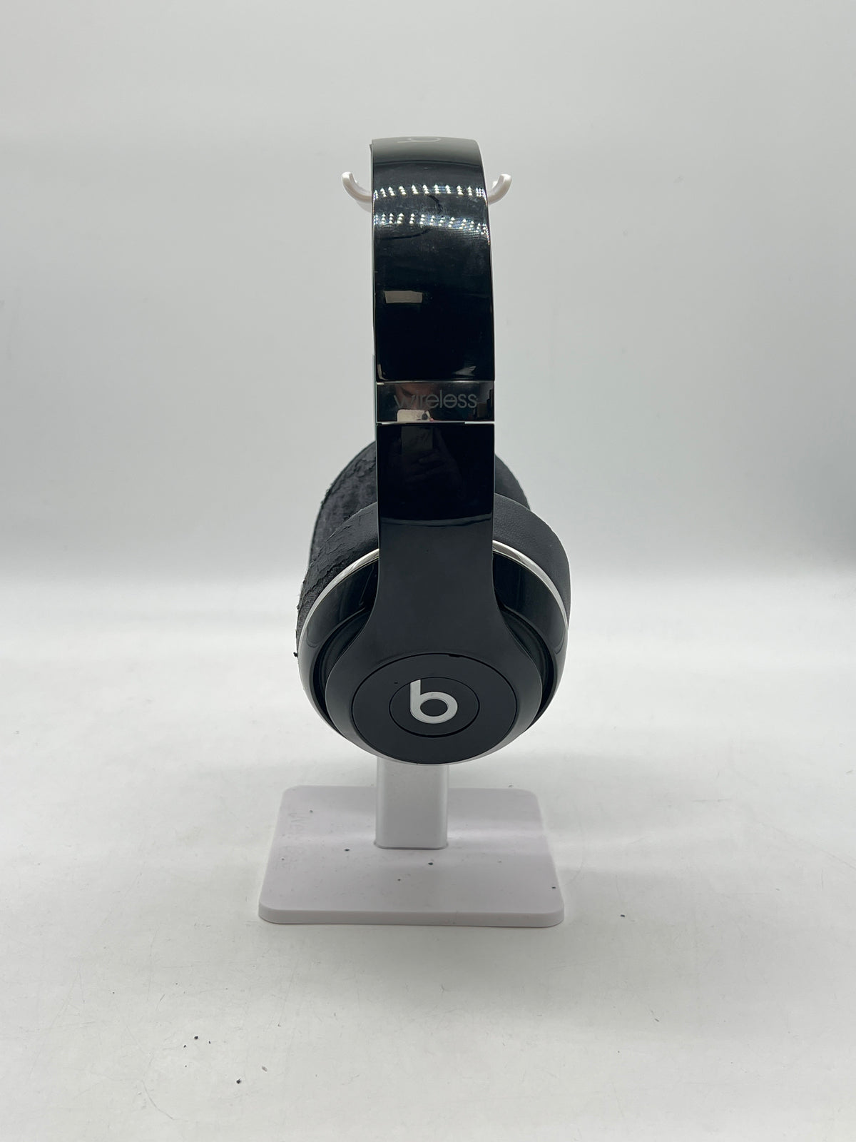 Beats Studio Wireless B0501 Over-Ear Headphones Black w/ Case - Used