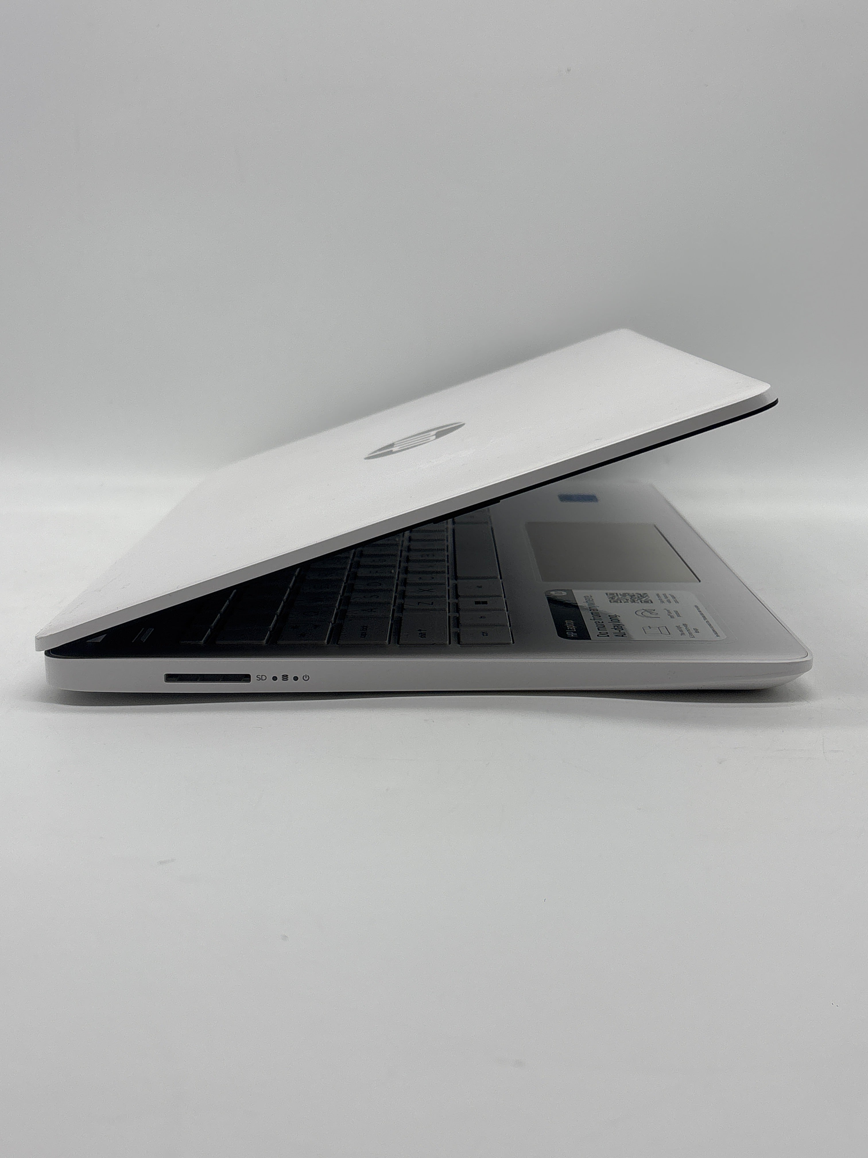HP 14-dq0080nr Celeron N4020 4GB RAM 64GB eMMC Used