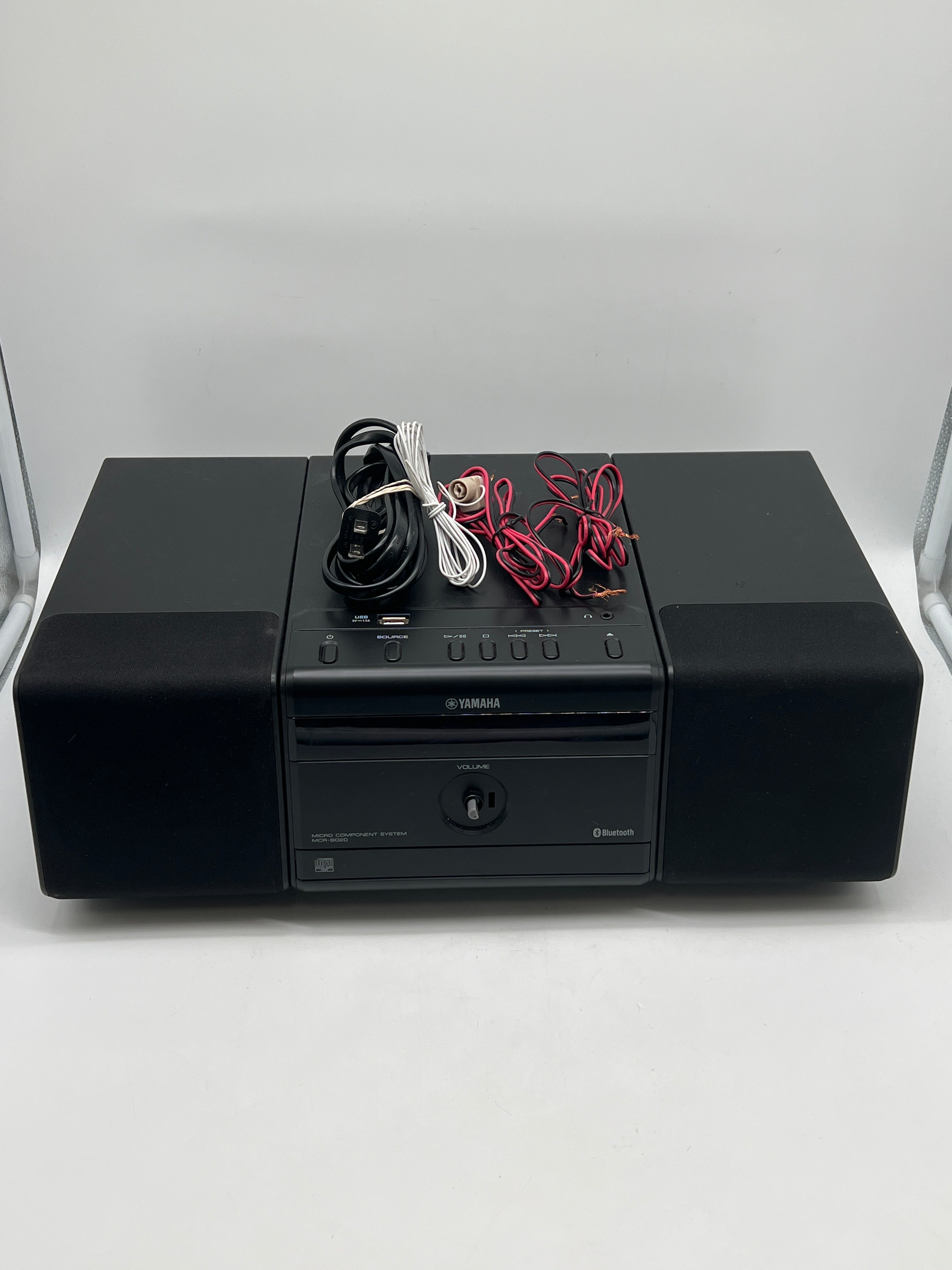Yamaha MCR-B020 Bluetooth AM/FM CD USB - For Parts (Missing Volume Knob)