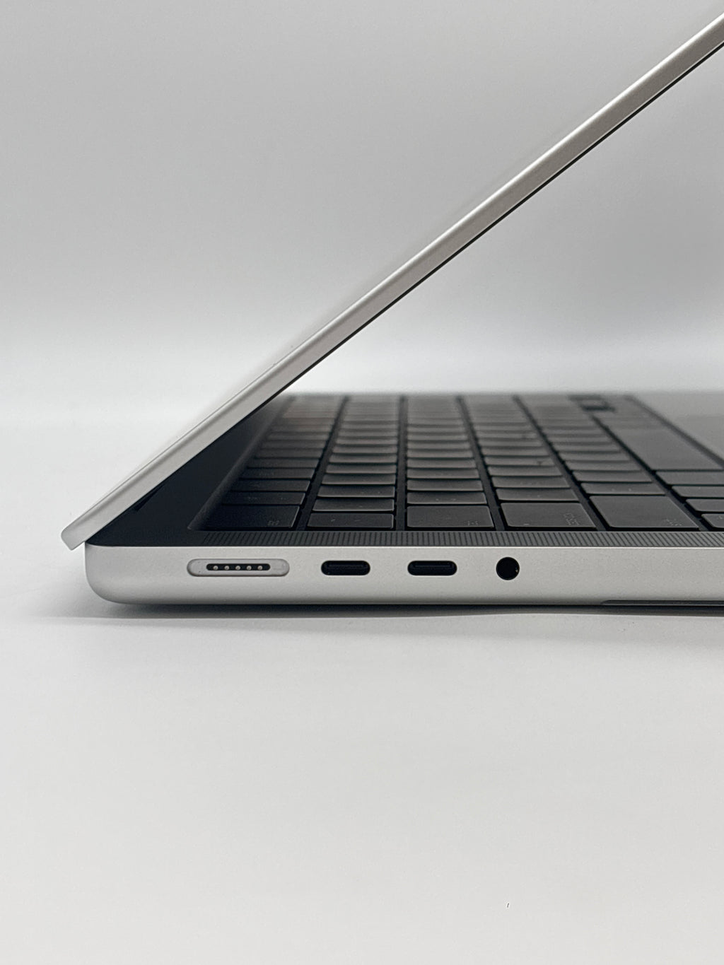 Apple MacBook Pro 14" M4 Max A3185 2024 64GB RAM 2TB SSD Silver with Box