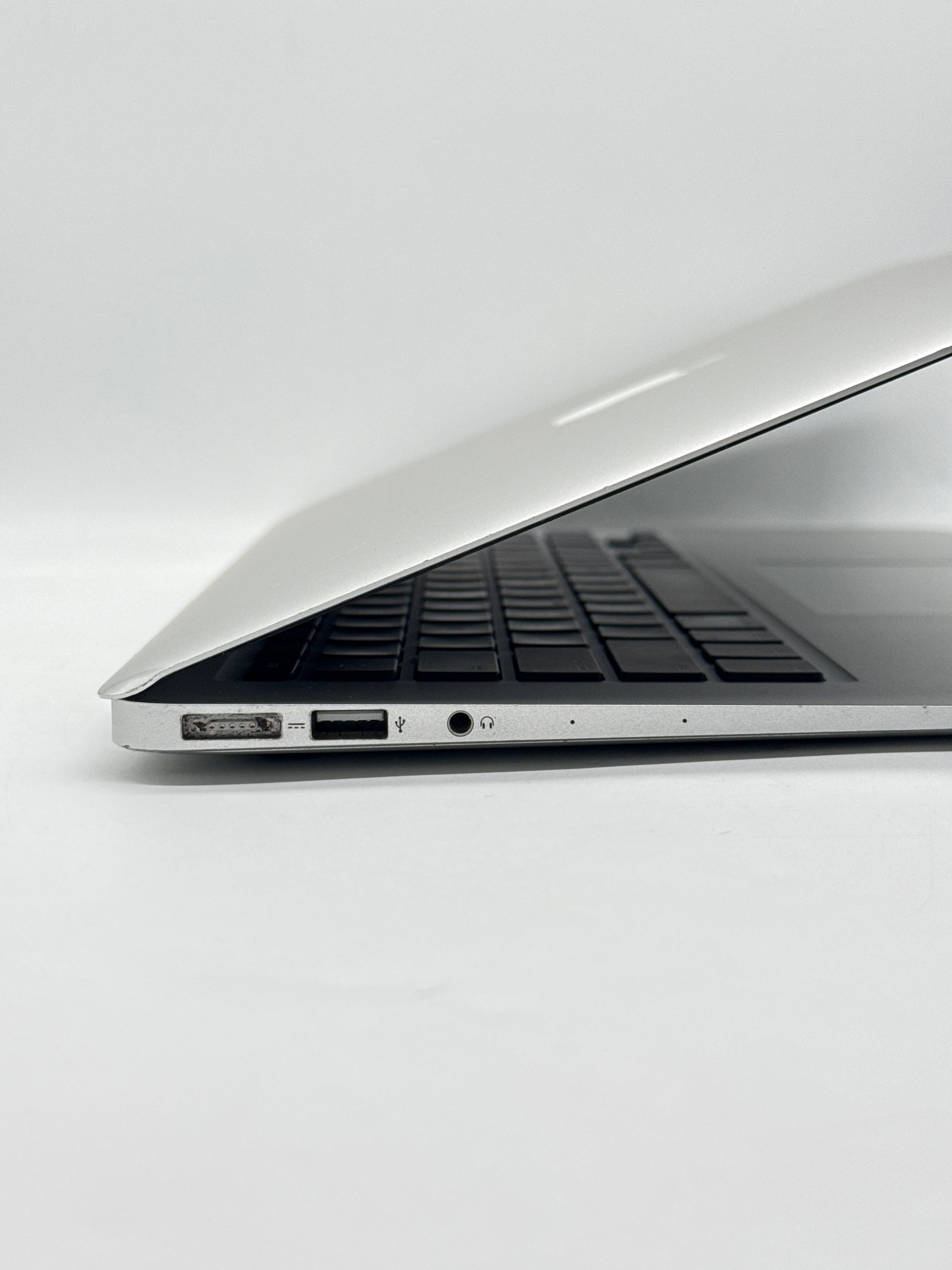 Apple MacBook Air 13" A1466 Core i5 4GB RAM 128GB SSD Silver - For Parts (Read DESC)