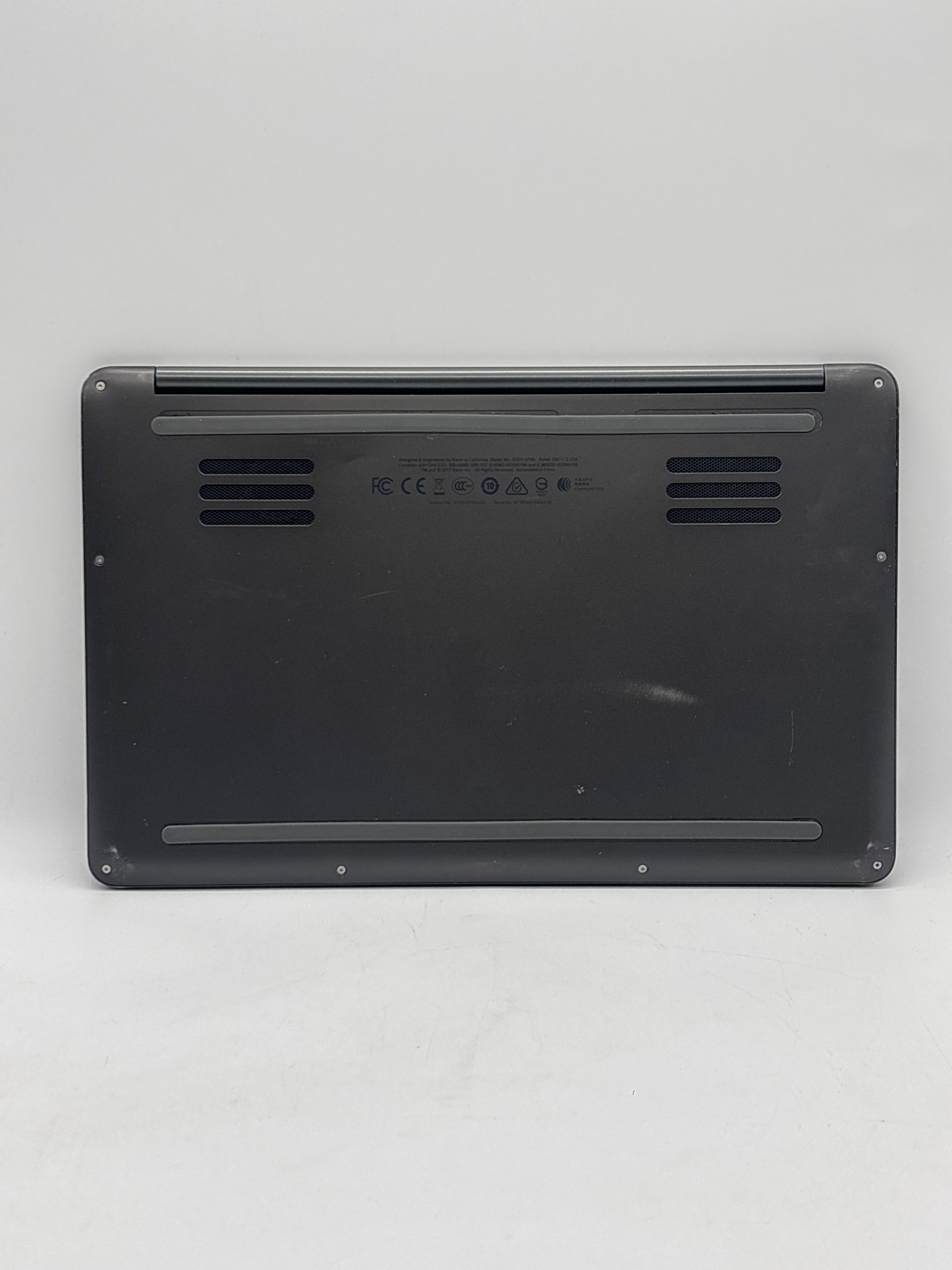 Razer Blade RZ09-0196 i7-7500U 16GB RAM 512GB SSD