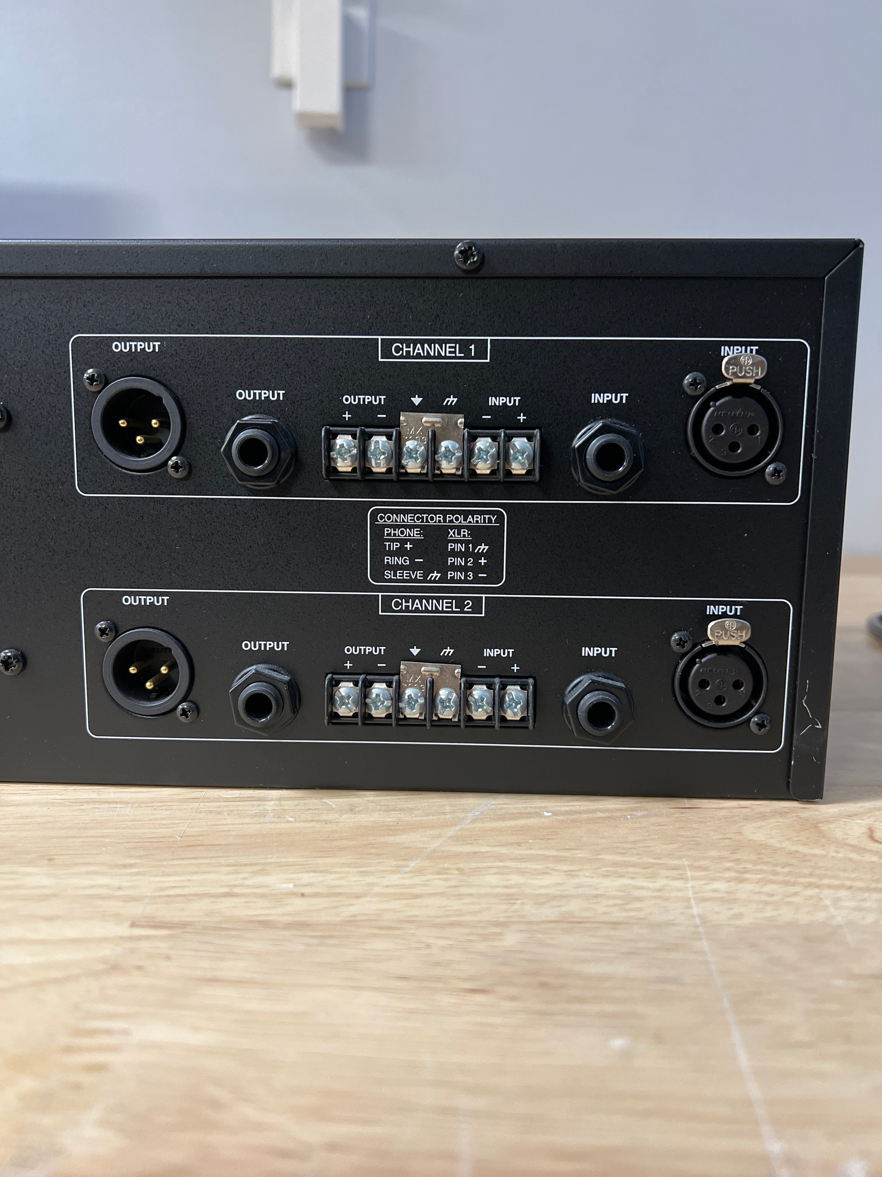 DBX 2231 Equalizer 31-Band Dual-Channel Professional Audio Device Black