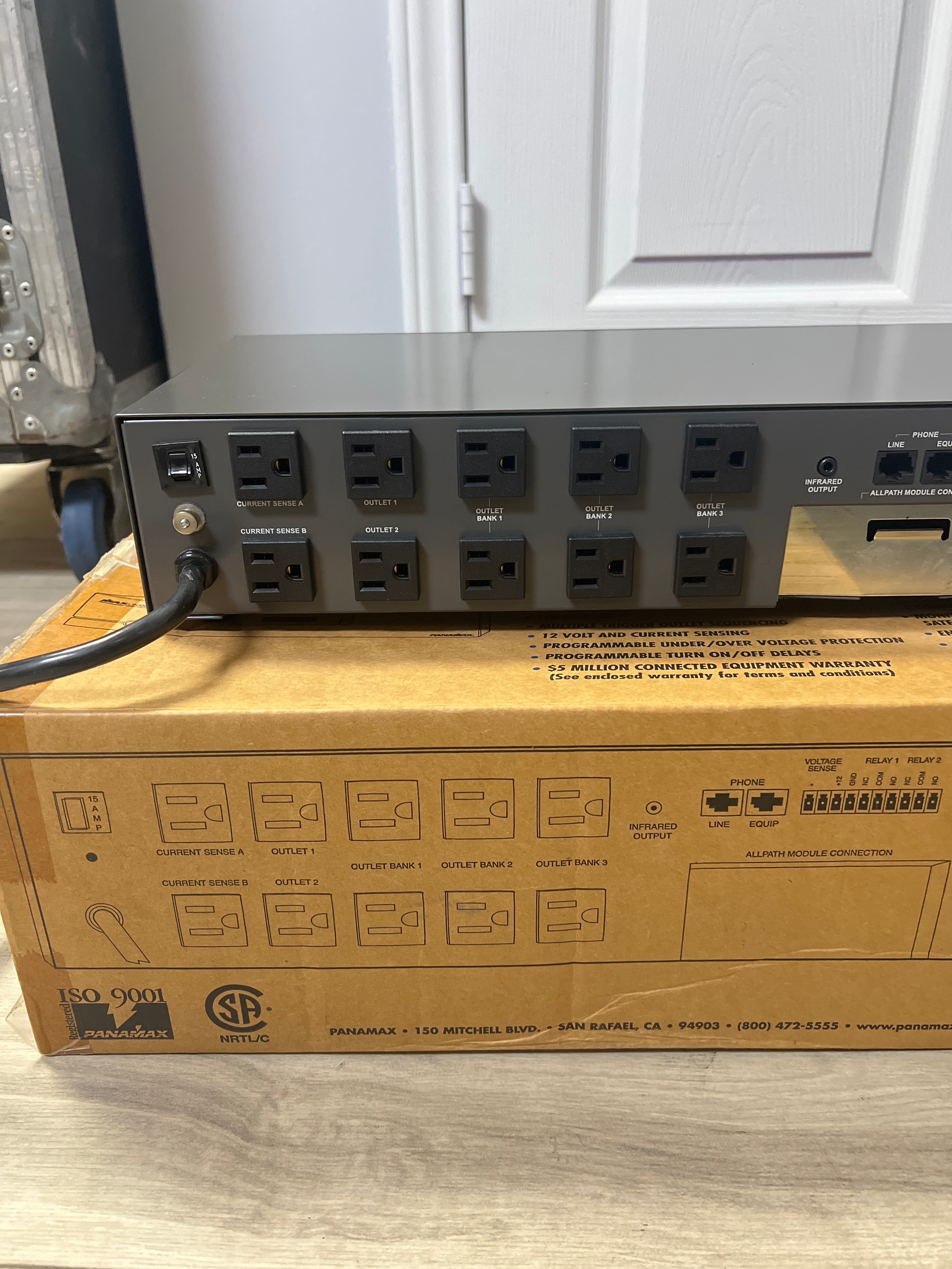 Panamax Max 2000 Power Management & Surge Protector - New Open Box