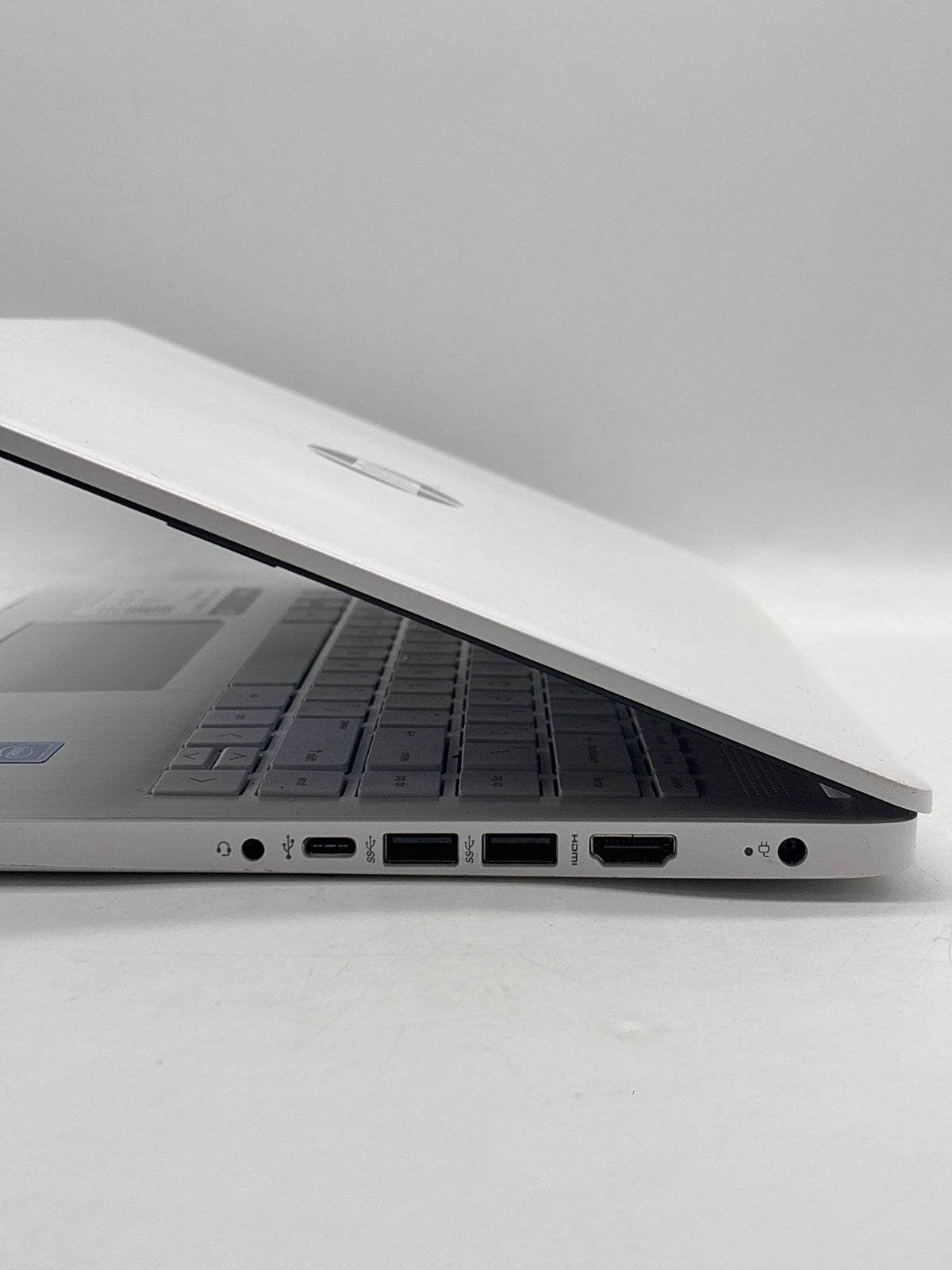 HP 14-dq0052dx 14" Intel Celeron N4120 8GB RAM 64GB SSD White - Used